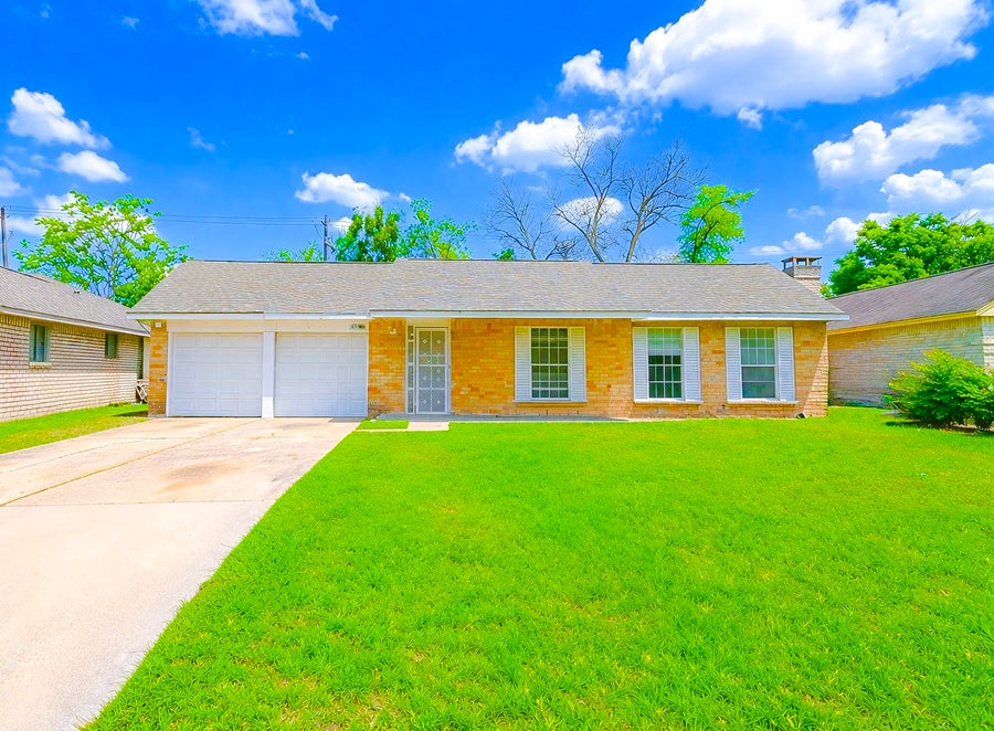 Property photo for 10930 W Bellfort Avenue, Houston, TX
