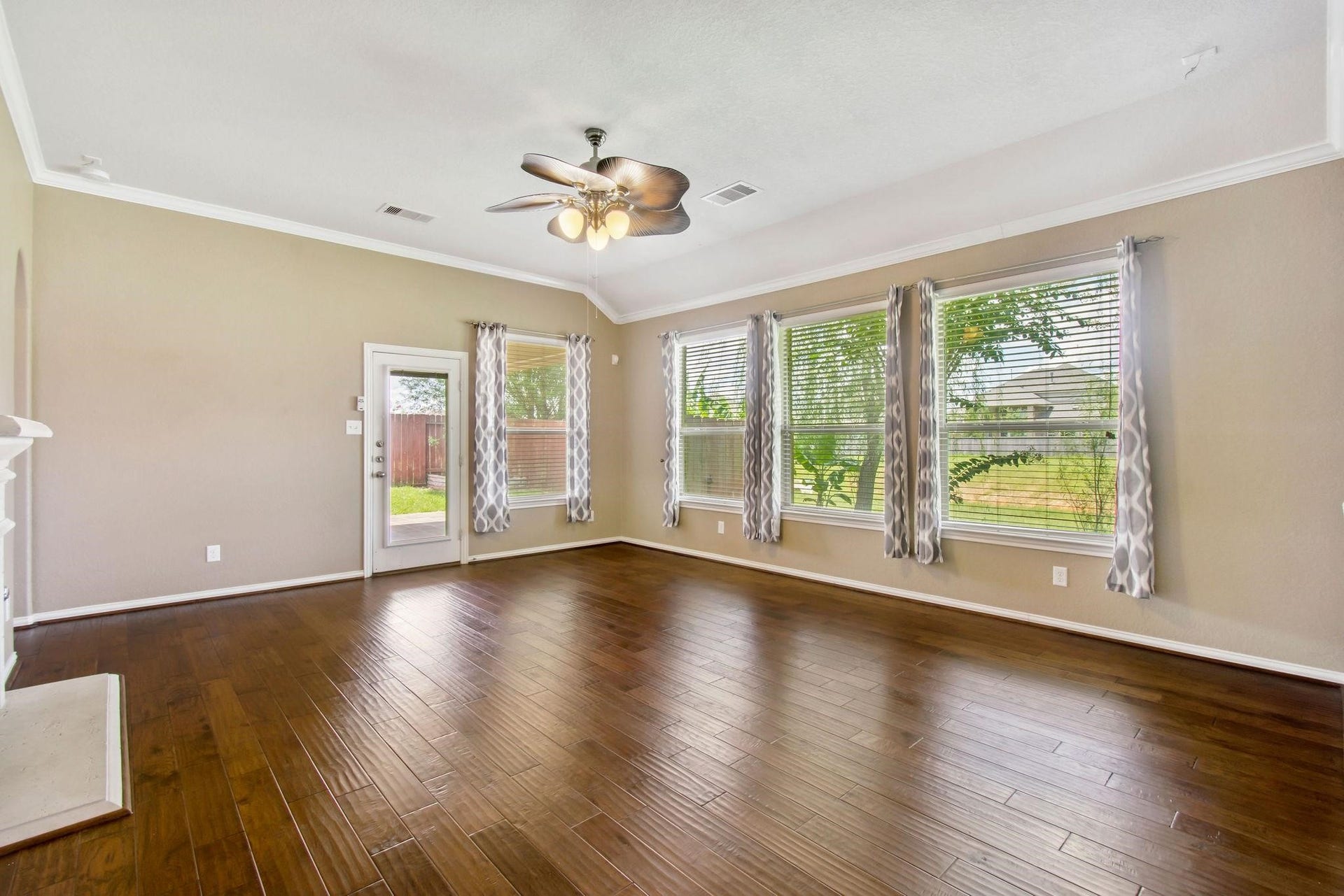 8951 Headstall Drive, Tomball, TX 77375