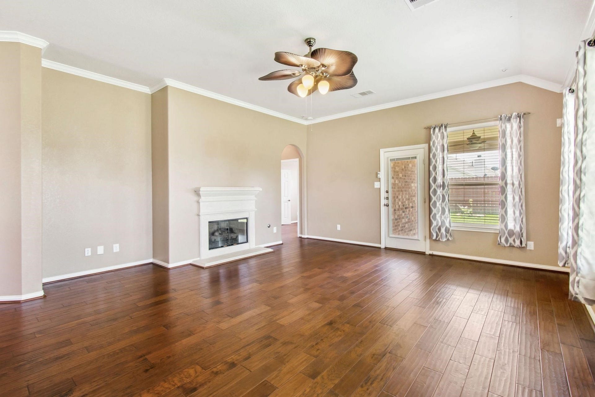 8951 Headstall Drive, Tomball, TX 77375