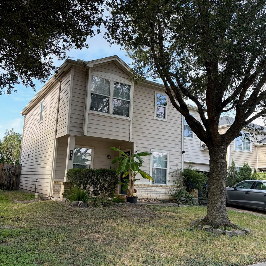 Property photo for 735 Pine Lodge Drive, Houston, TX