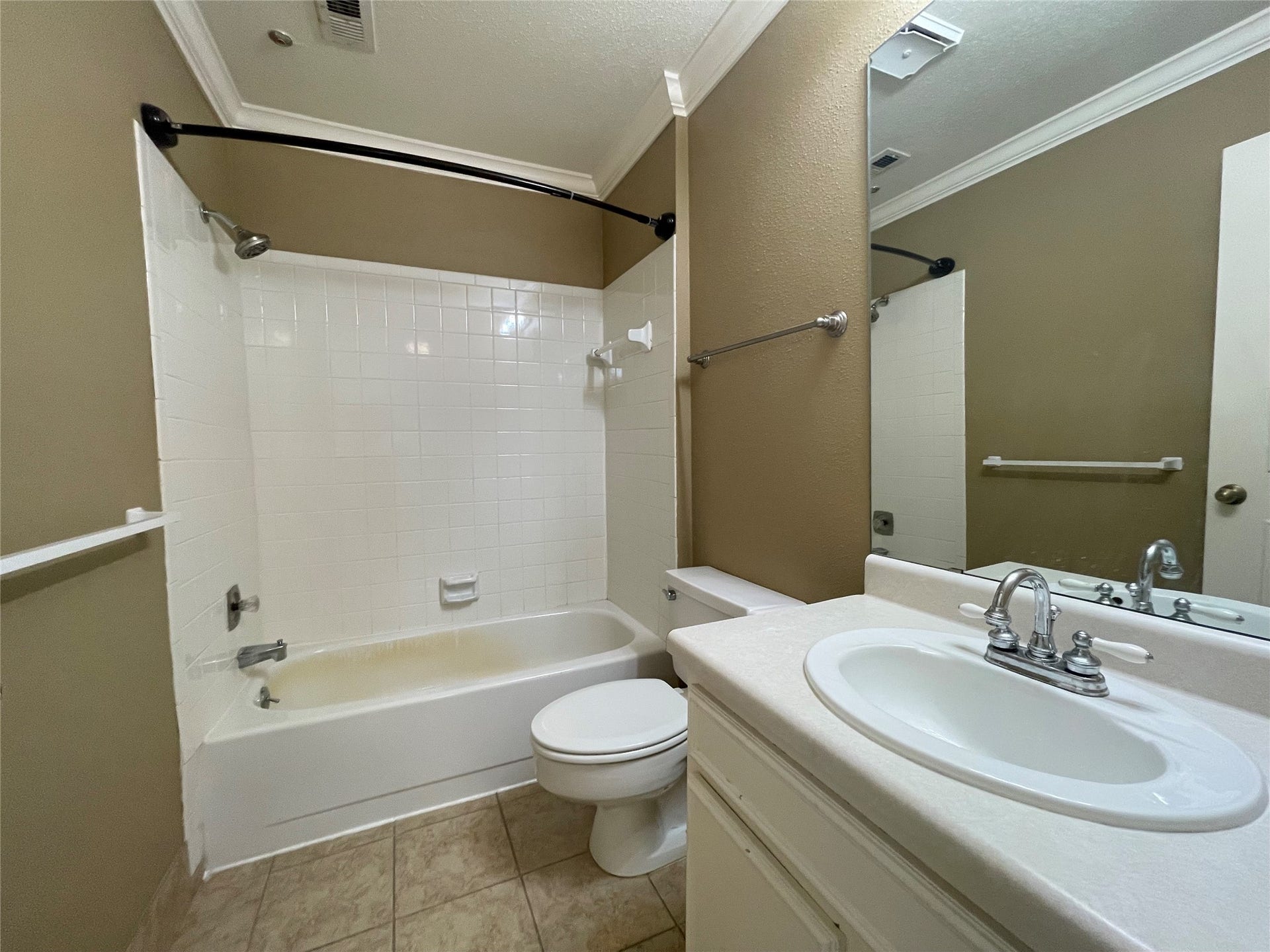 1908 Augusta Drive, #4, Houston, TX 77057 1908 Augusta Drive, #4, Houston, TX 77057