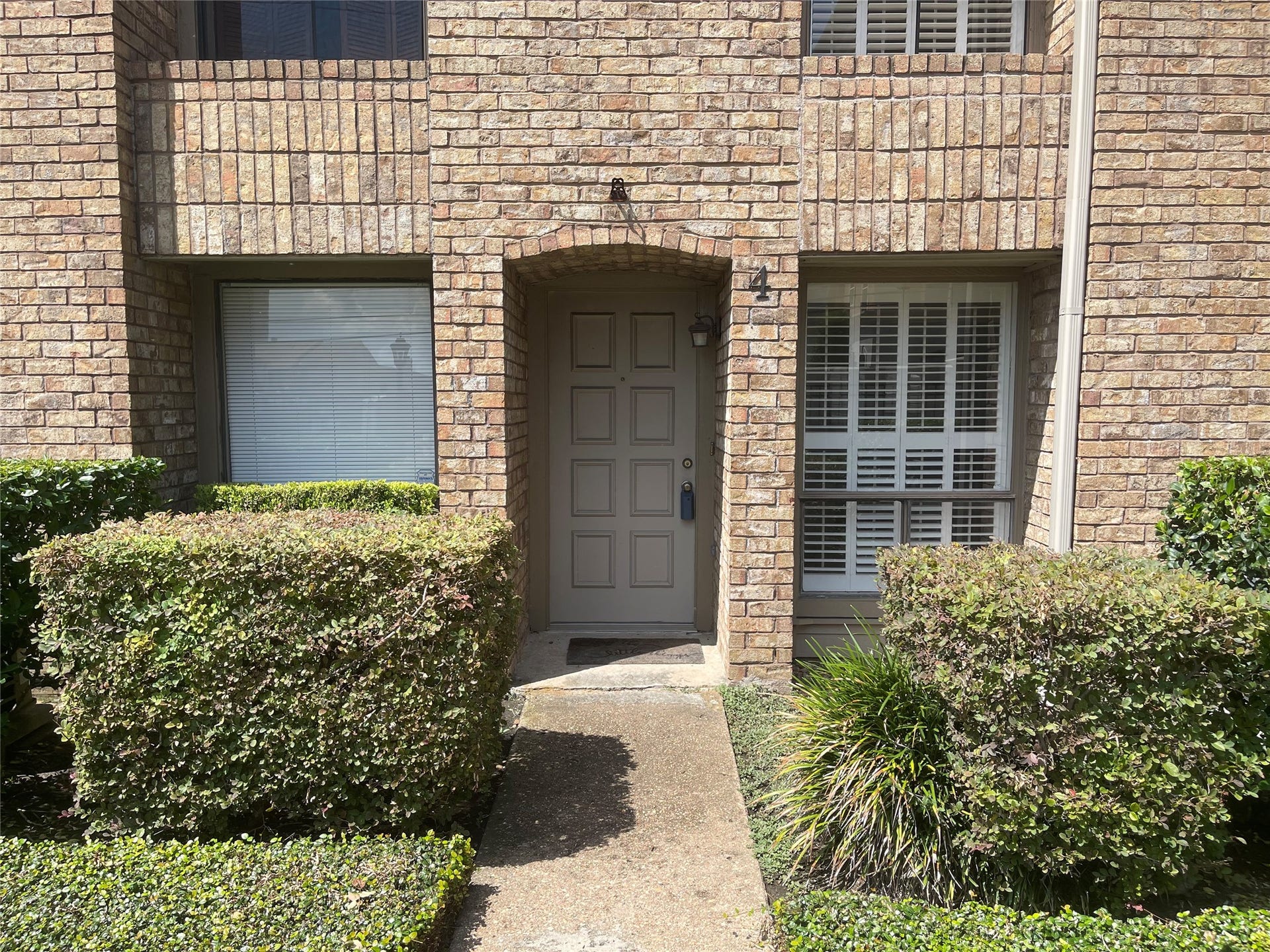 1908 Augusta Drive, #4, Houston, TX 77057 1908 Augusta Drive, #4, Houston, TX 77057