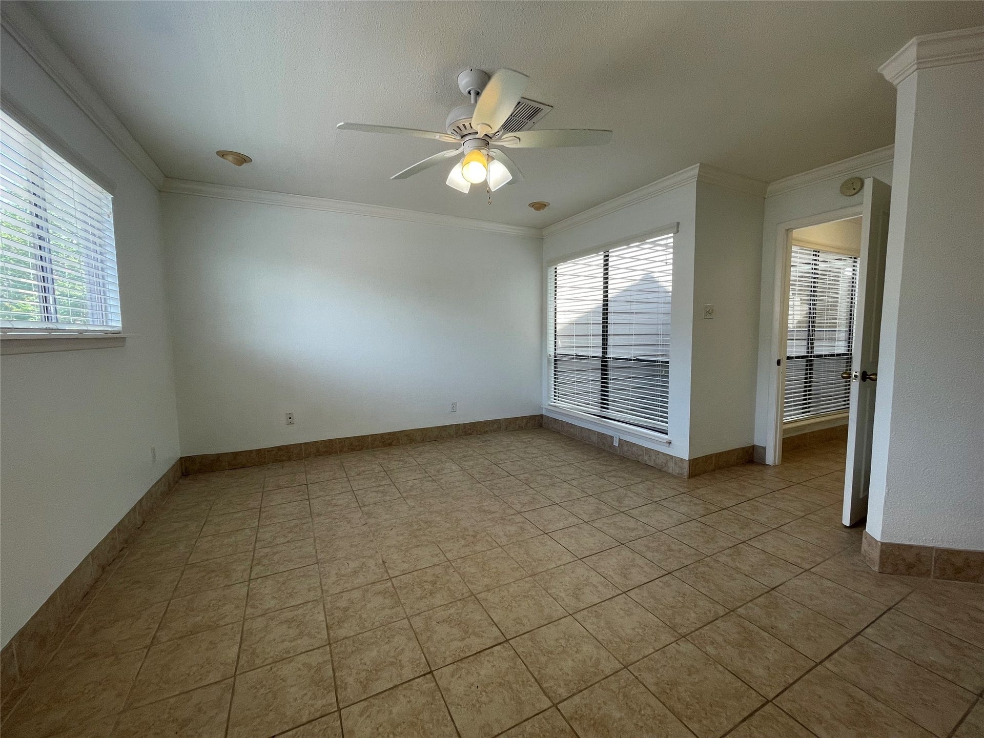 1908 Augusta Drive, #4, Houston, TX 77057 1908 Augusta Drive, #4, Houston, TX 77057