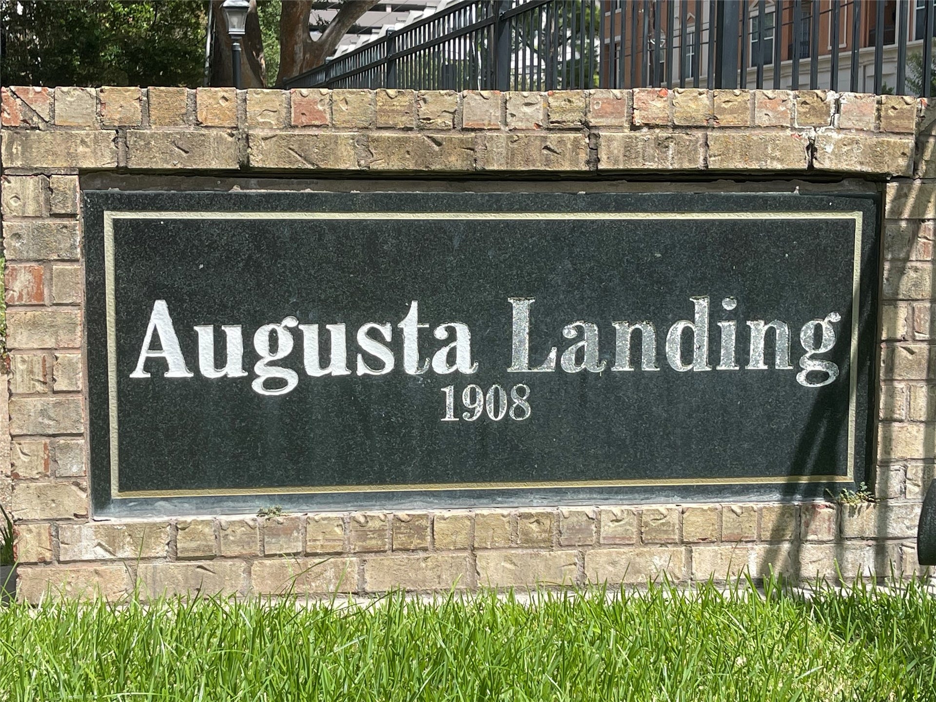 1908 Augusta Drive, #4, Houston, TX 77057 1908 Augusta Drive, #4, Houston, TX 77057