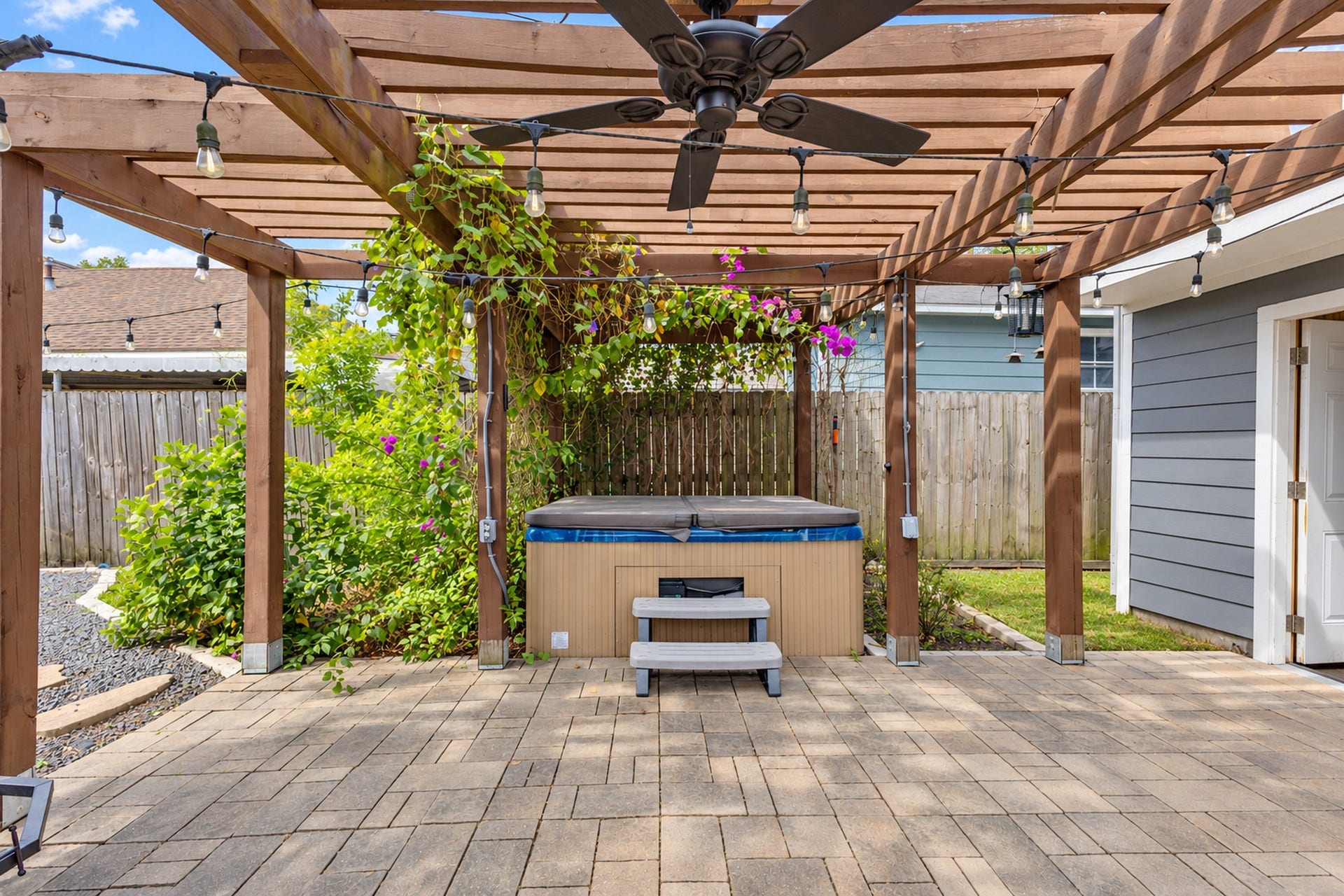 1429 Godwin Street, Houston, TX 77023 1429 Godwin Street, Houston, TX 77023