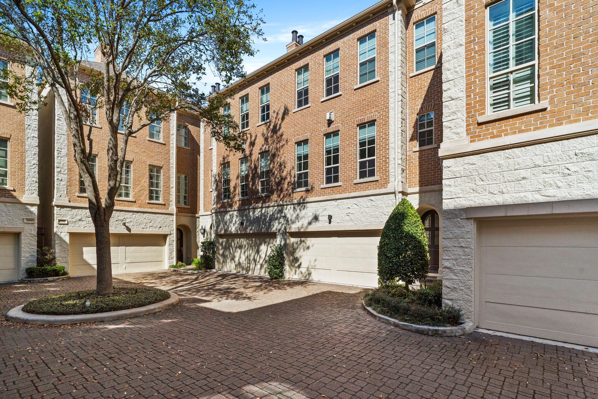 2174 Briarglen Drive, Houston, TX 77027