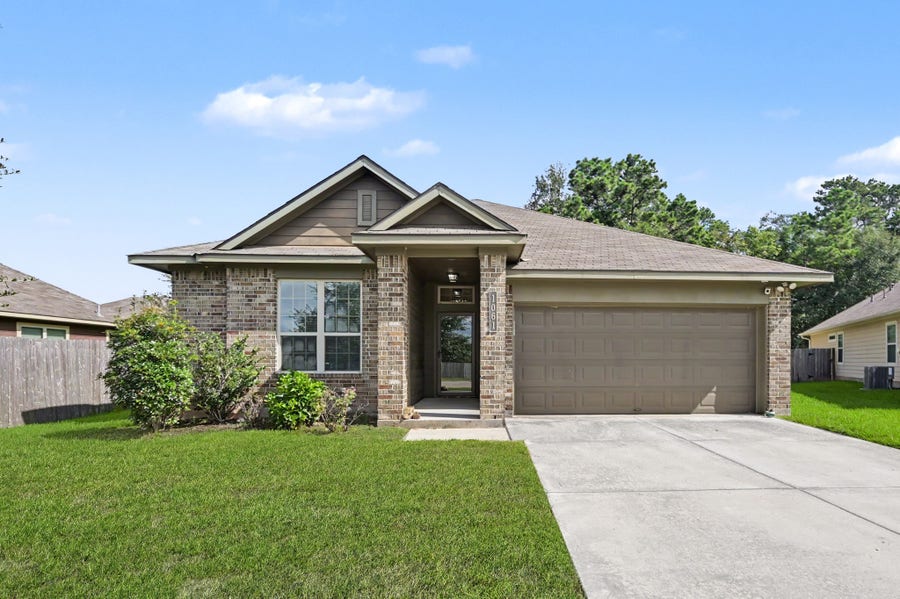 Property photo for 1061 Shadow Bend Court, Conroe, TX