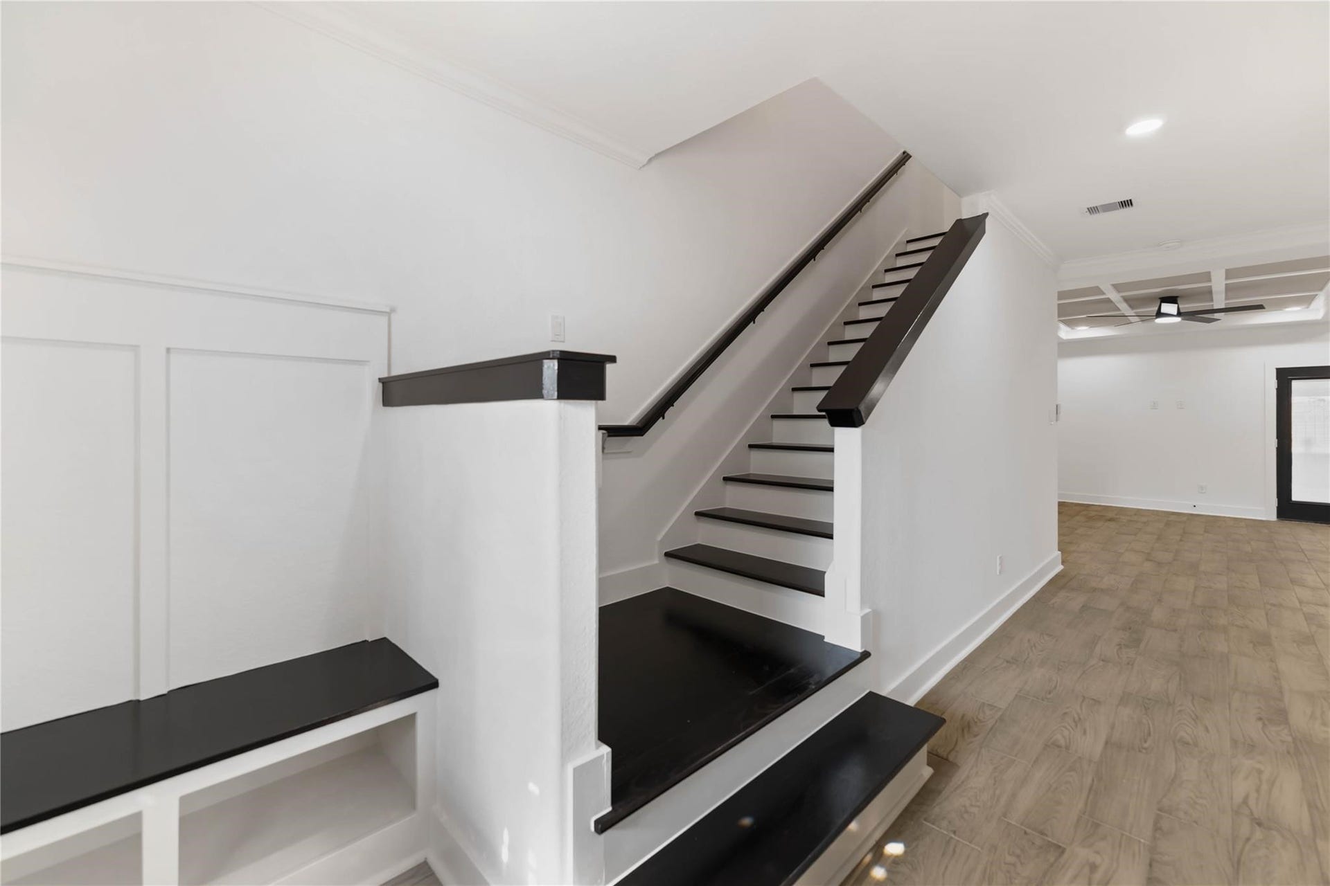 6736 Paris Street, Houston, TX 77021 6736 Paris Street, Houston, TX 77021