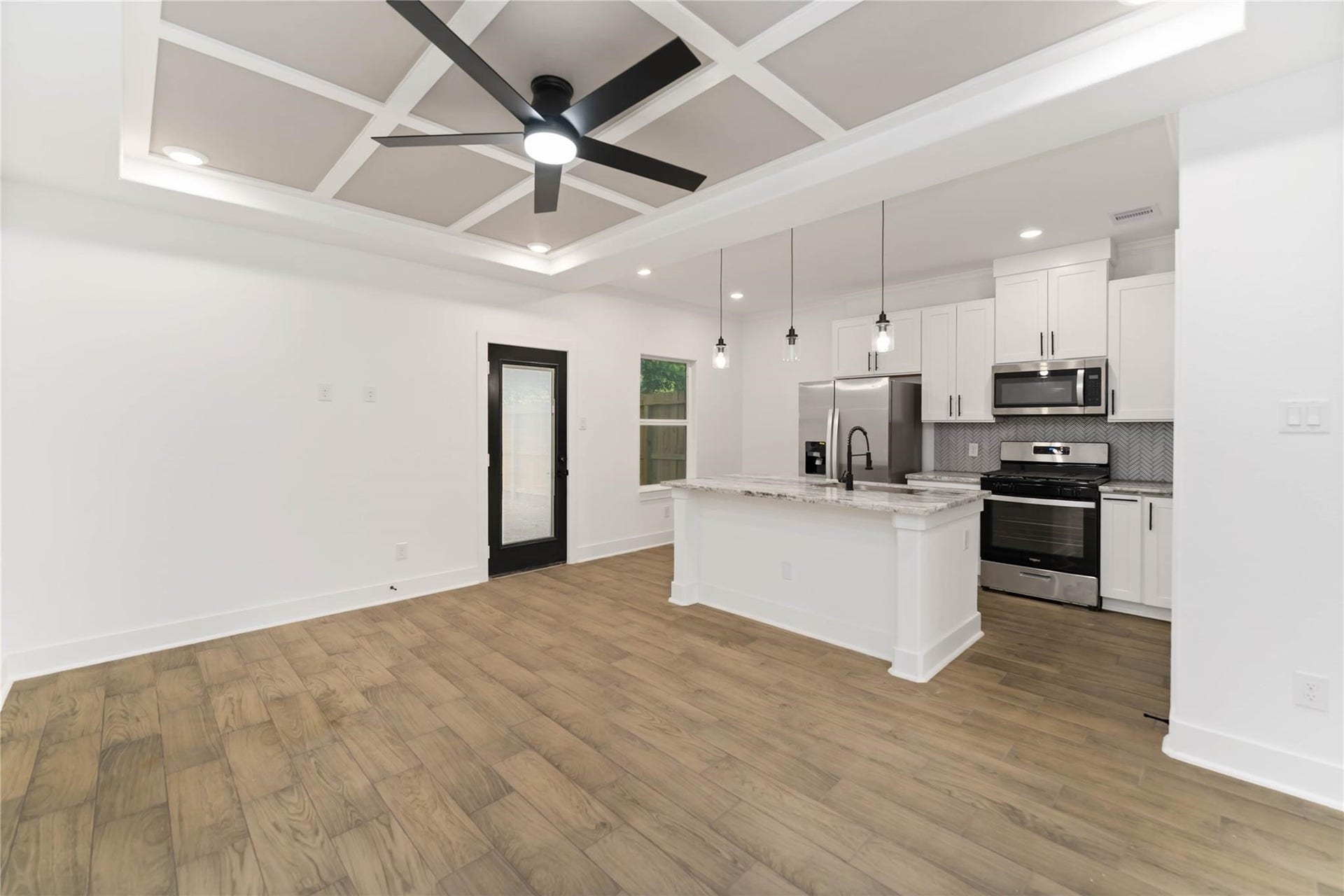6736 Paris Street, Houston, TX 77021 6736 Paris Street, Houston, TX 77021