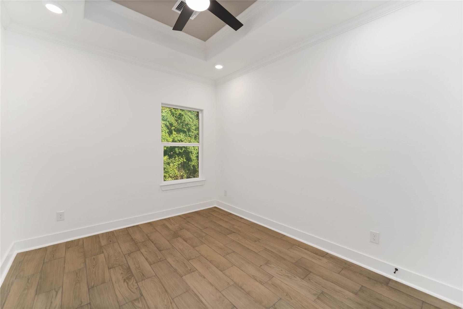 6736 Paris Street, Houston, TX 77021 6736 Paris Street, Houston, TX 77021