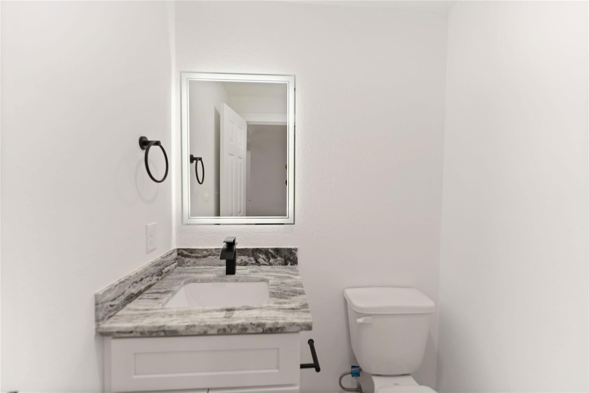 6736 Paris Street, Houston, TX 77021 6736 Paris Street, Houston, TX 77021