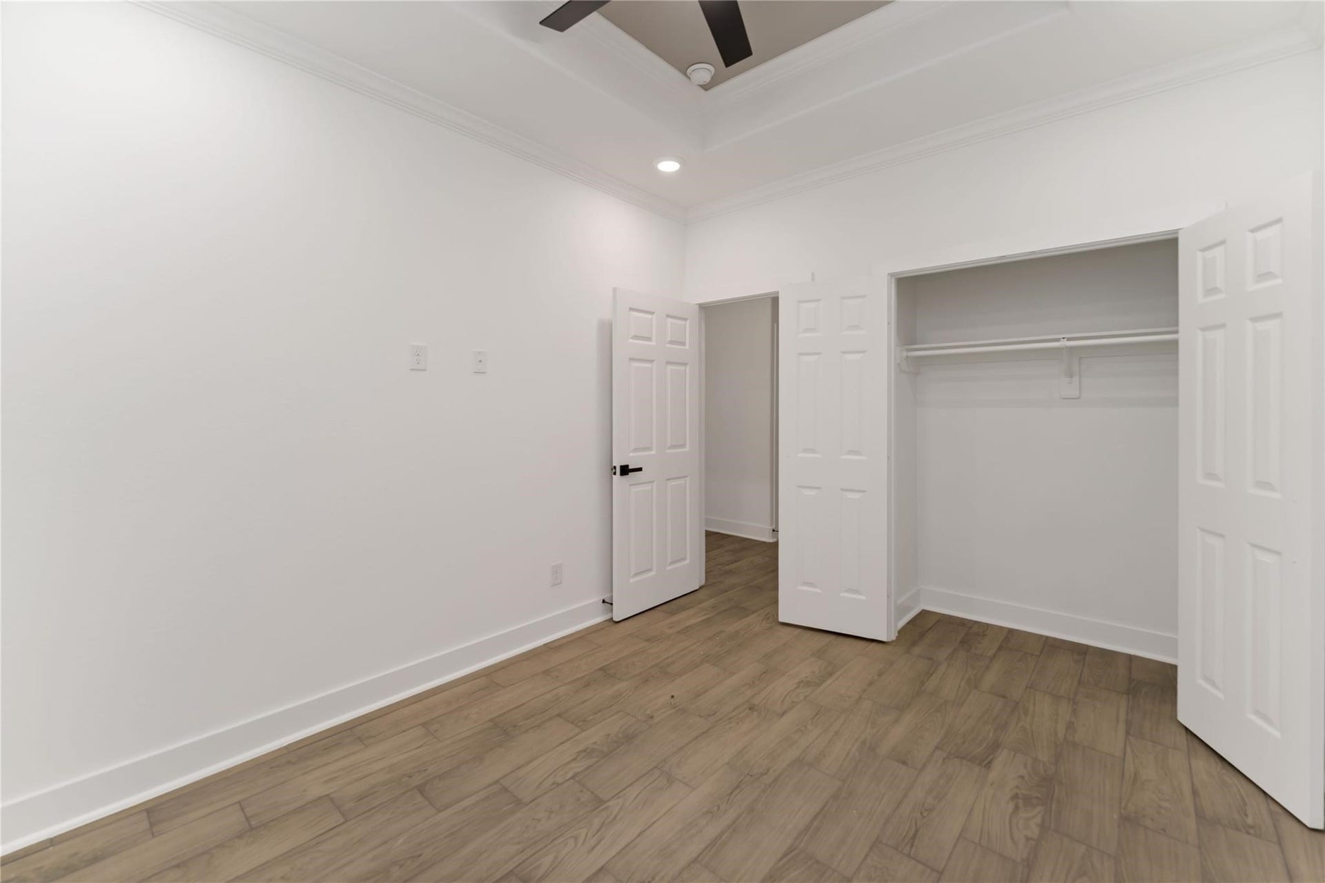 6736 Paris Street, Houston, TX 77021 6736 Paris Street, Houston, TX 77021
