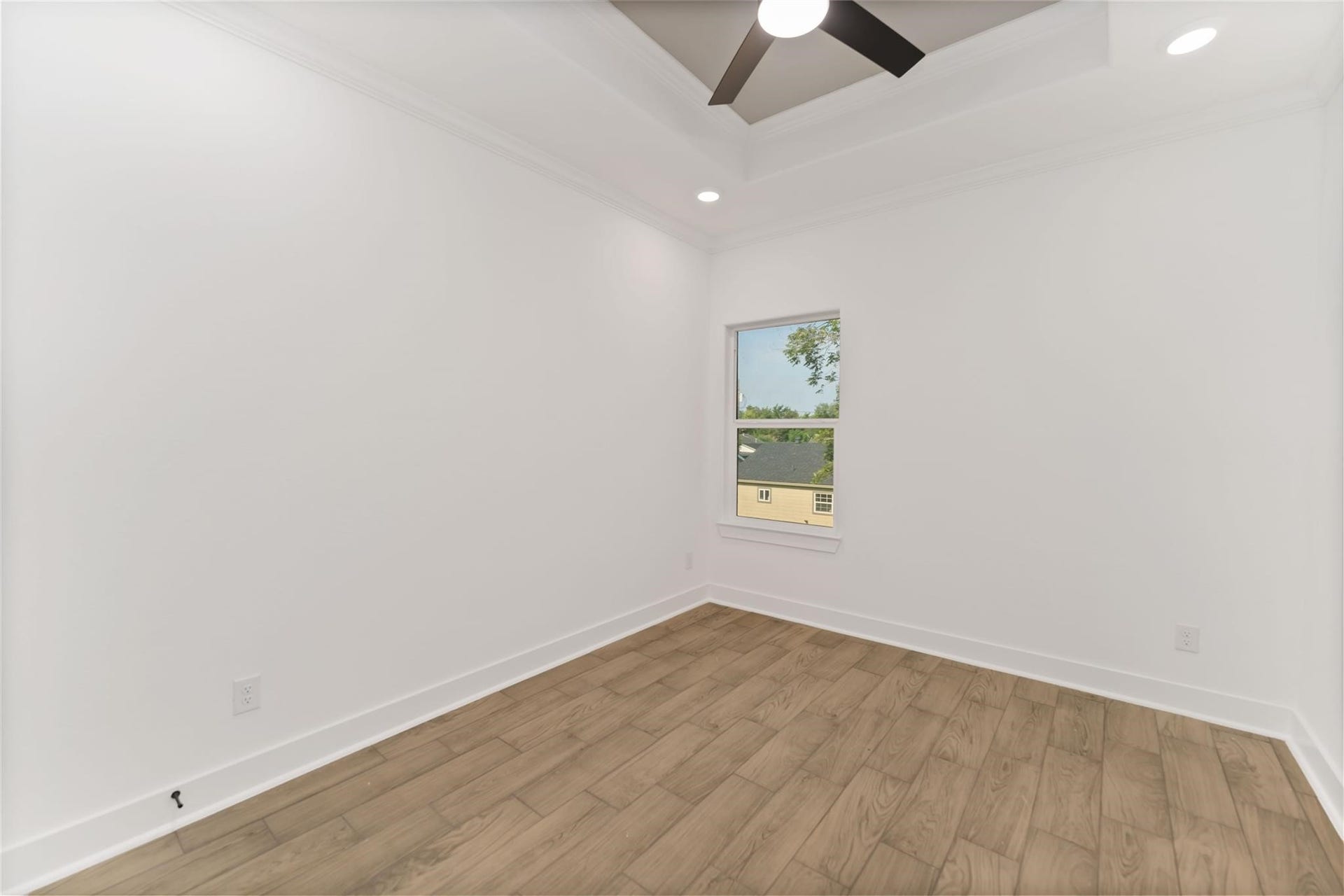 6736 Paris Street, Houston, TX 77021 6736 Paris Street, Houston, TX 77021