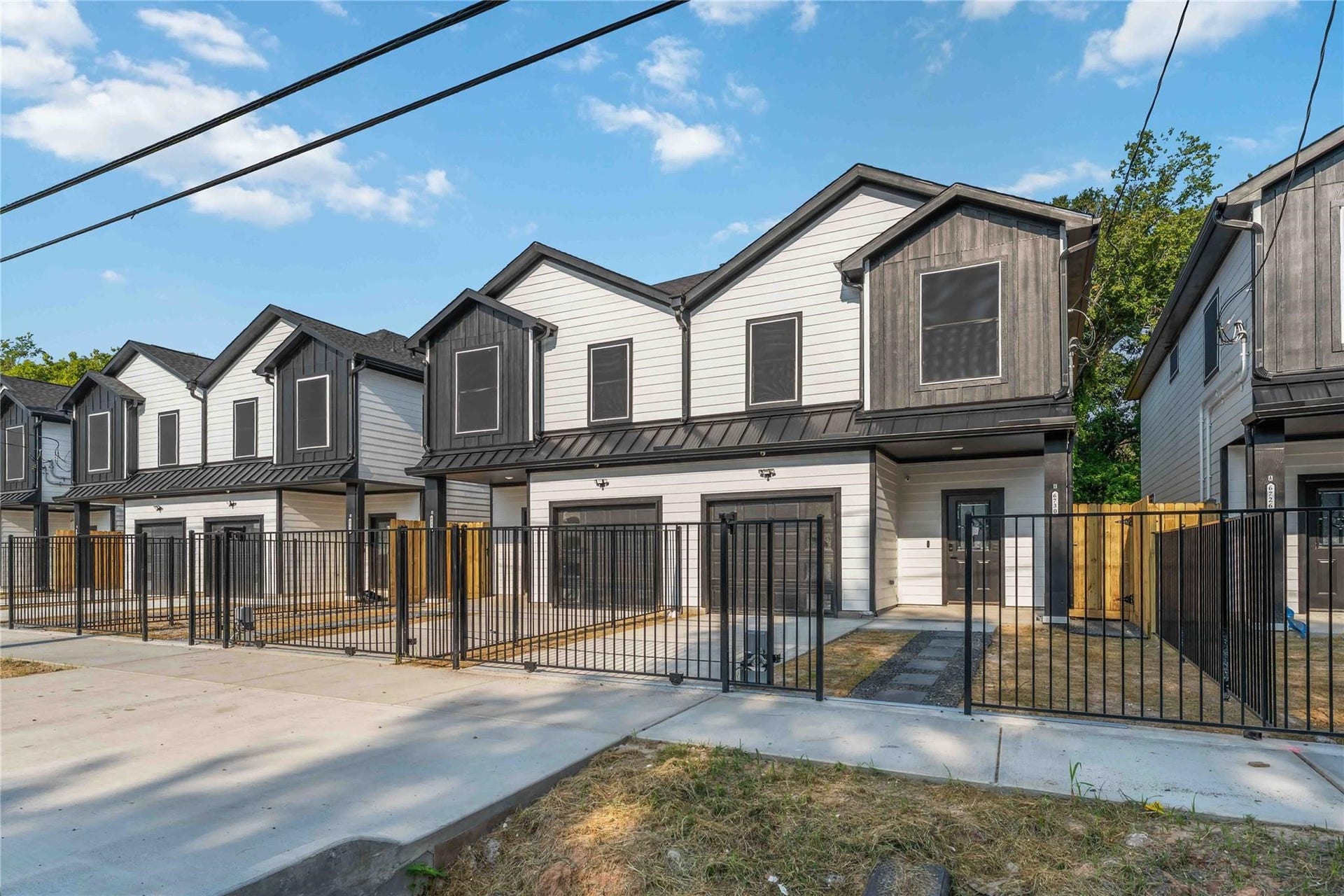 6736 Paris Street, Houston, TX 77021 6736 Paris Street, Houston, TX 77021