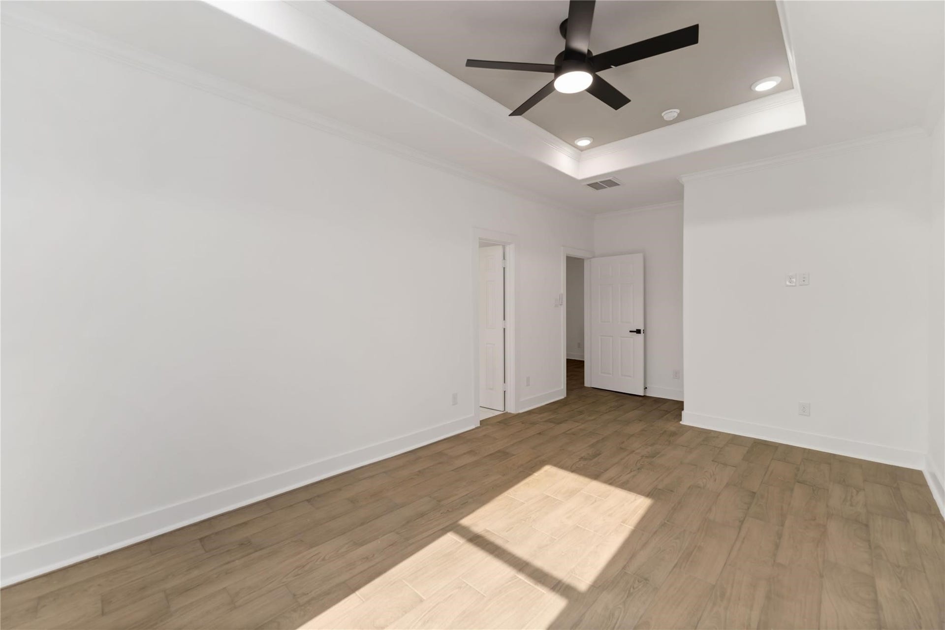 6736 Paris Street, Houston, TX 77021 6736 Paris Street, Houston, TX 77021