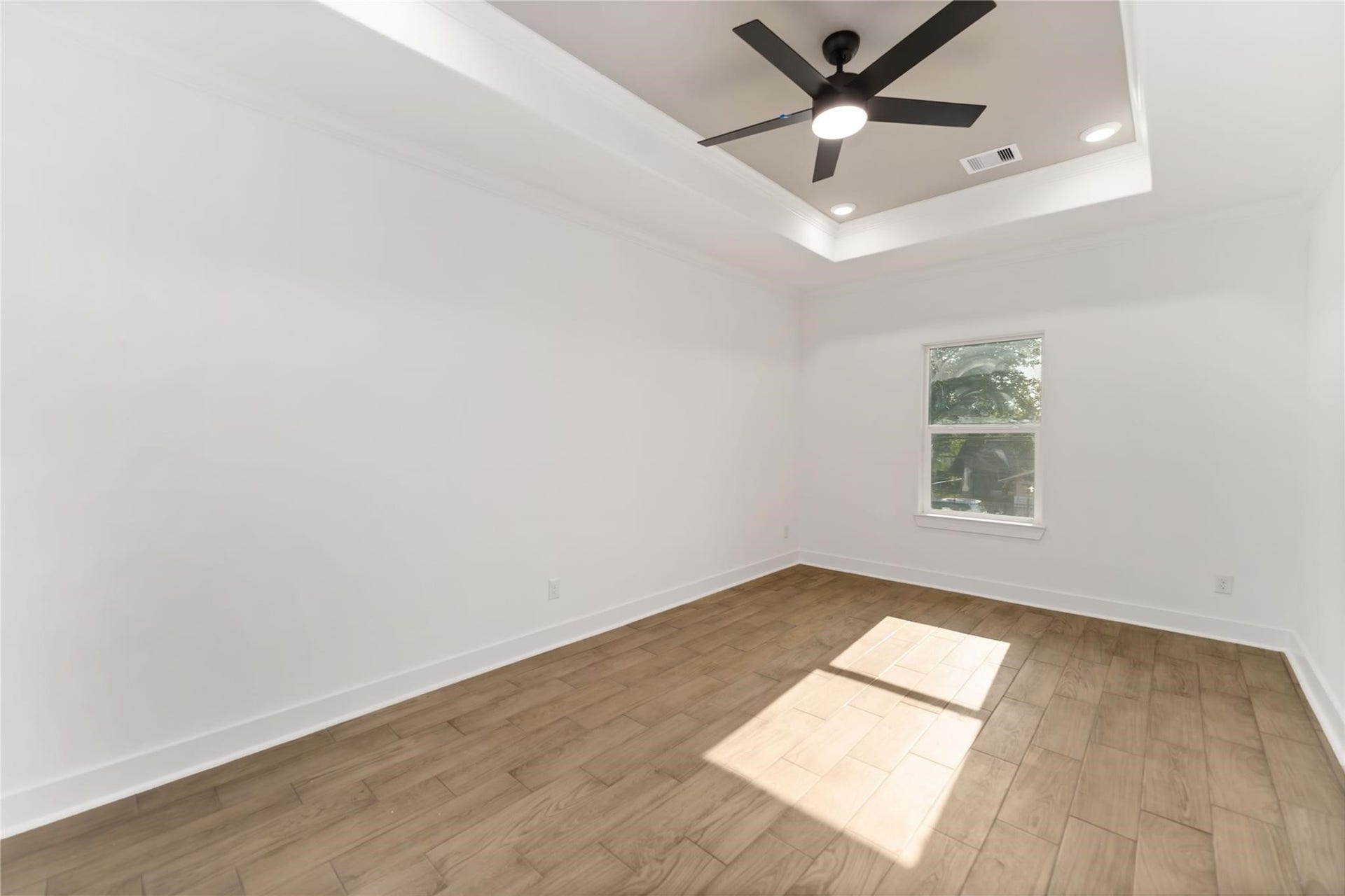 6736 Paris Street, Houston, TX 77021 6736 Paris Street, Houston, TX 77021