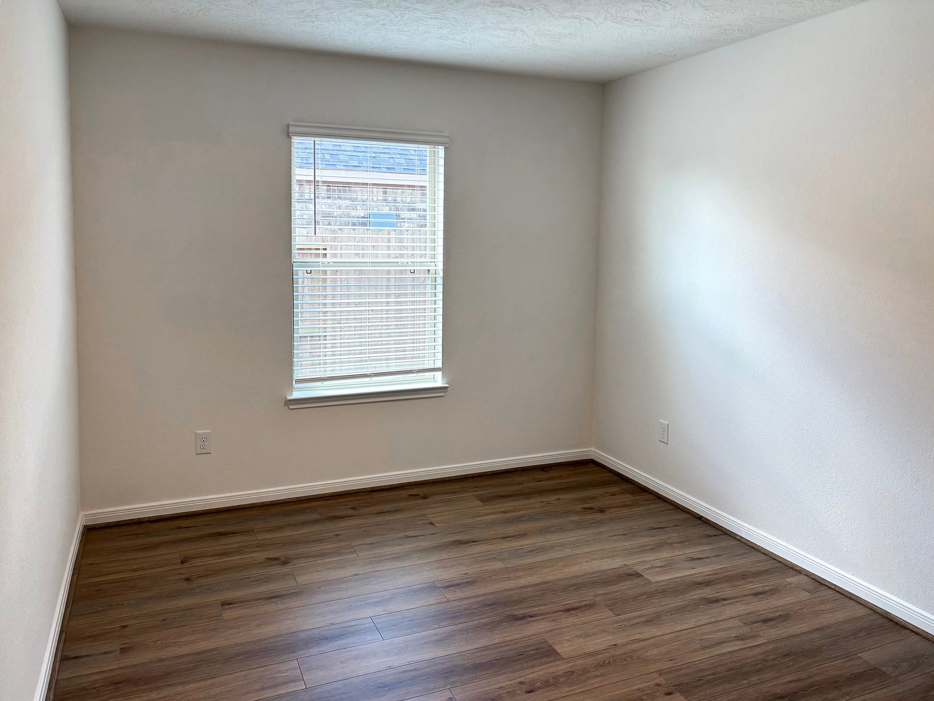 6018 Monte Thomas, Manvel, TX 77578 A large office will make work from home easier than ever.