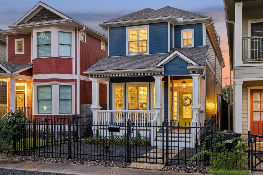 Property photo for 823 W 26th Street, Houston, TX