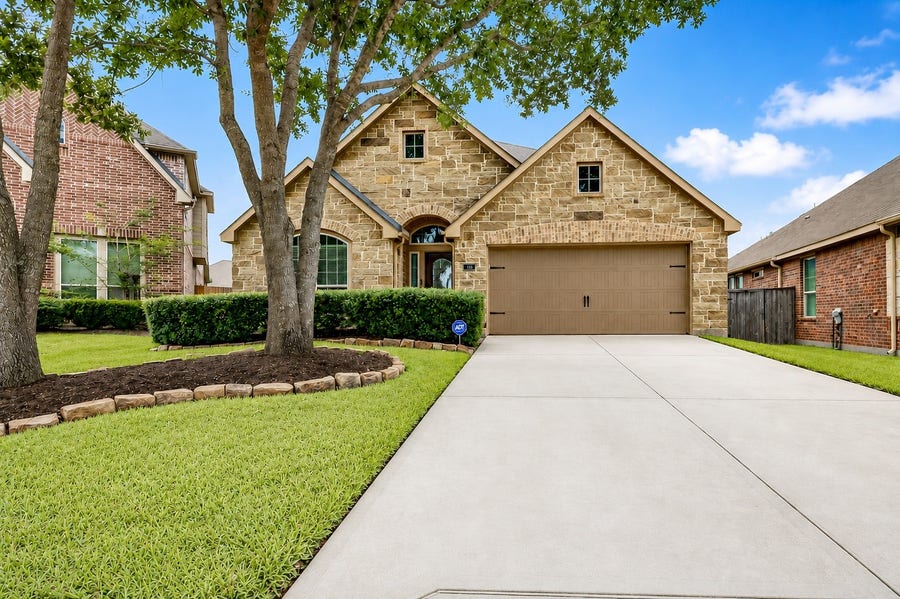 Property photo for 160 Knollbrook Circle, Montgomery, TX