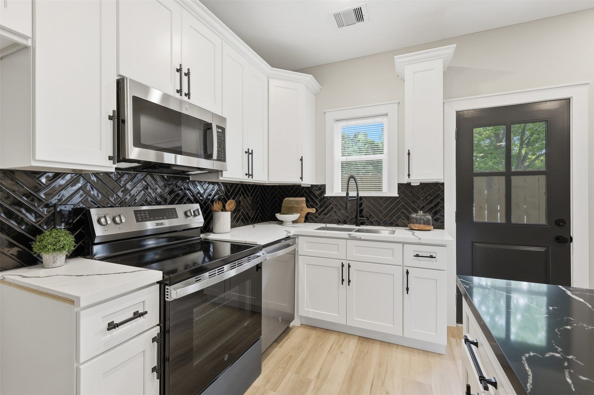 4719 Mallow Street, Houston, TX 77033