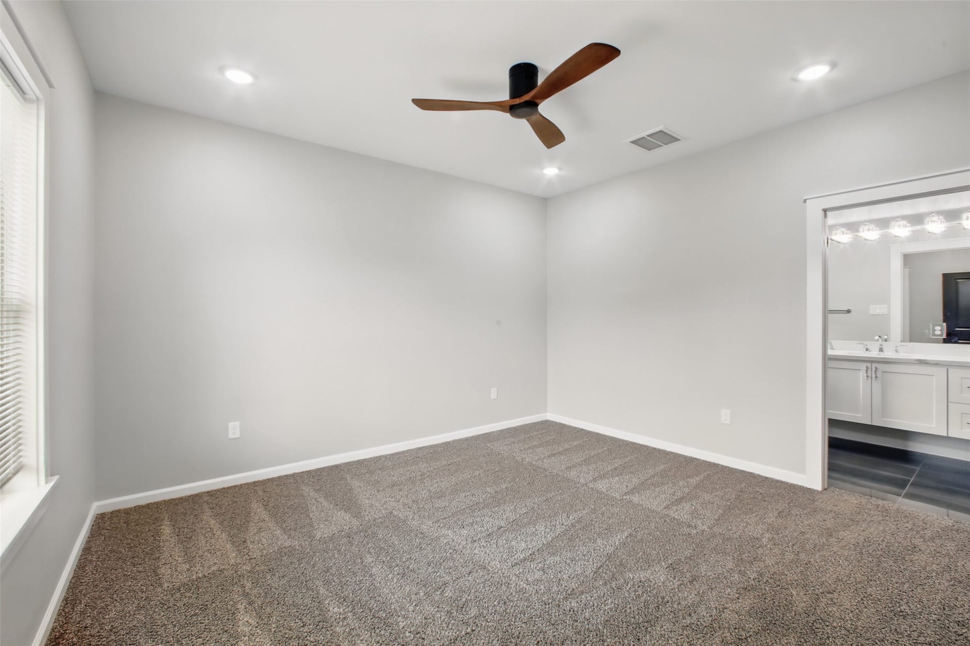 4719 Mallow Street, Houston, TX 77033