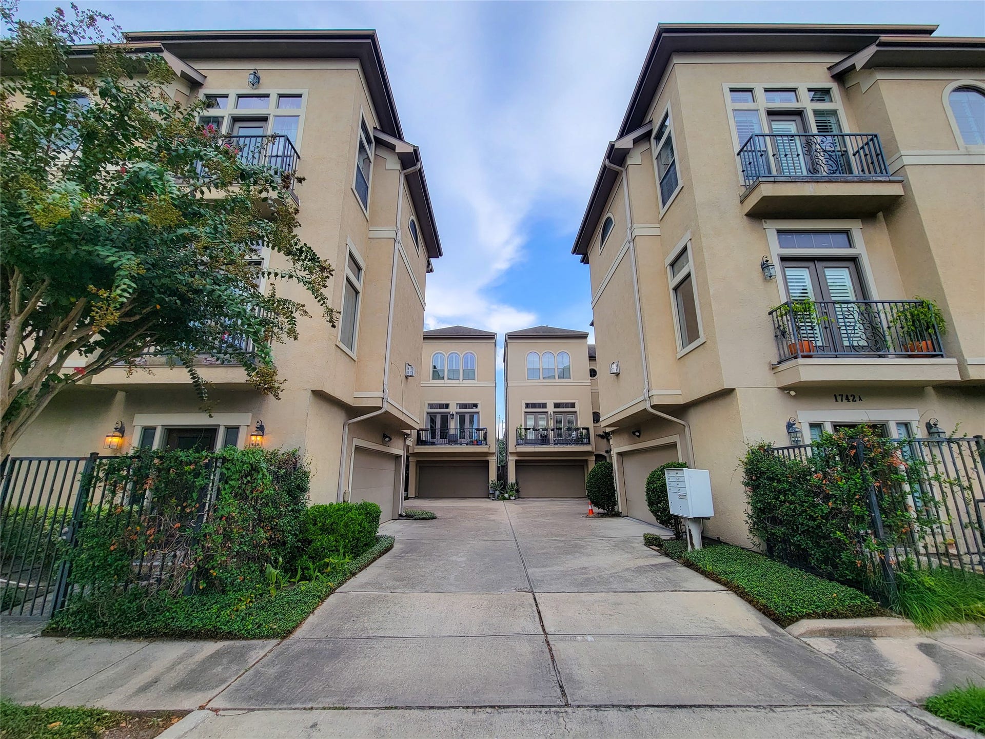 1742 Michigan Street, #F, Houston, TX 77006 1742 Michigan Street, #F, Houston, TX 77006