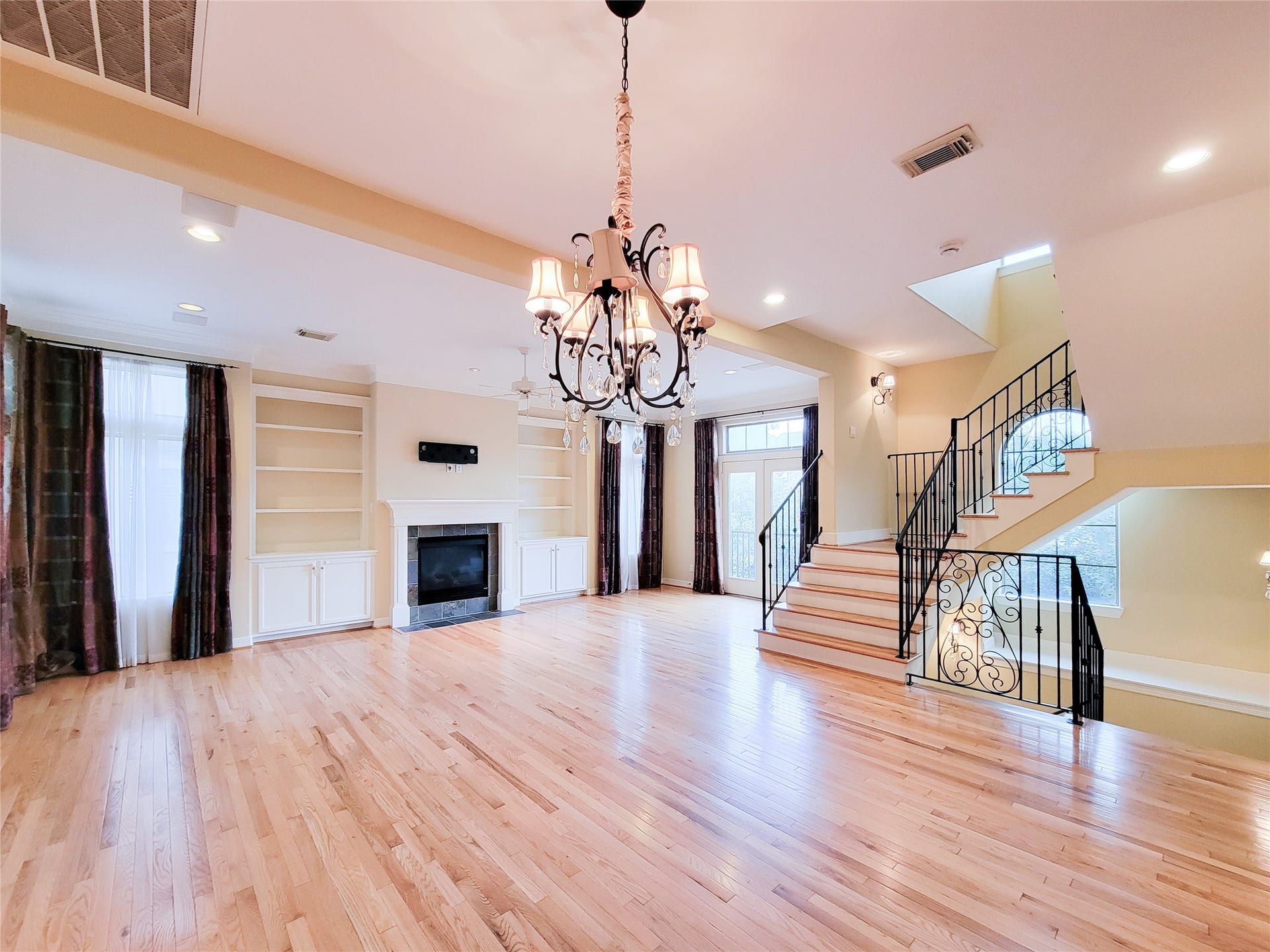 1742 Michigan Street, #F, Houston, TX 77006 1742 Michigan Street, #F, Houston, TX 77006