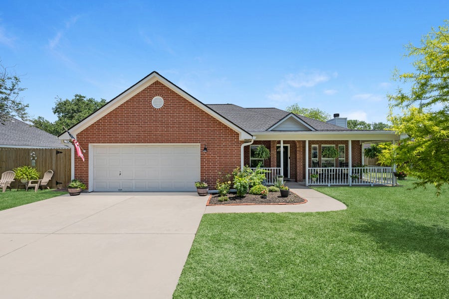 Property photo for 606 Walnut Street, Sweeny, TX
