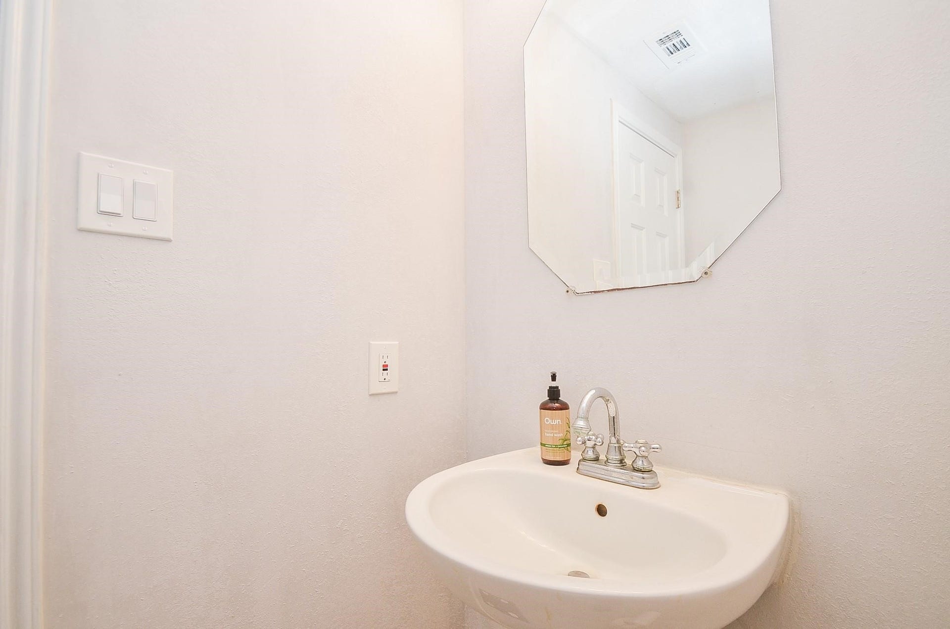 1903 Tall Gum Drive, Fresno, TX 77545 1903 Tall Gum Drive, Fresno, TX 77545