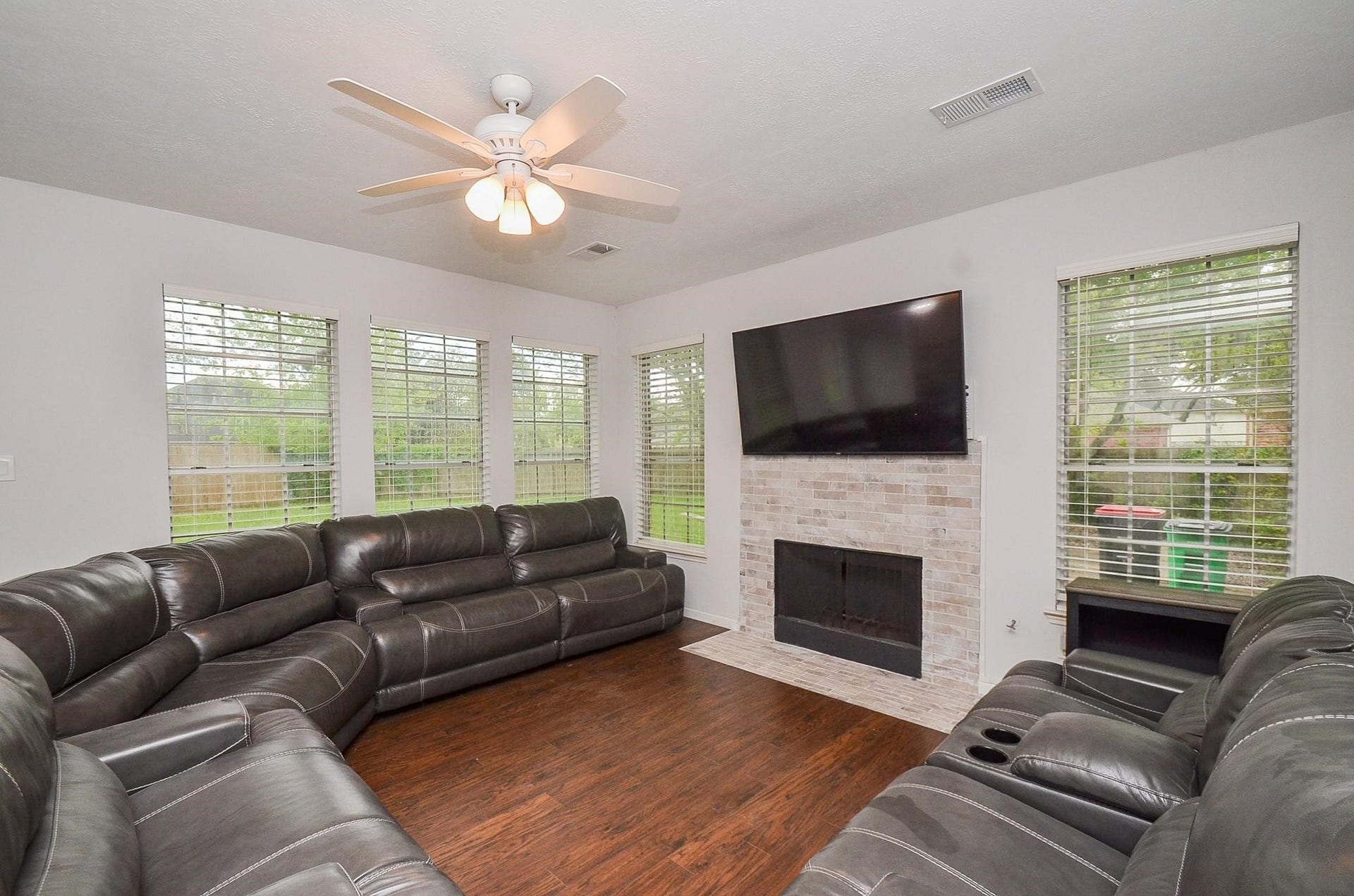 1903 Tall Gum Drive, Fresno, TX 77545 1903 Tall Gum Drive, Fresno, TX 77545