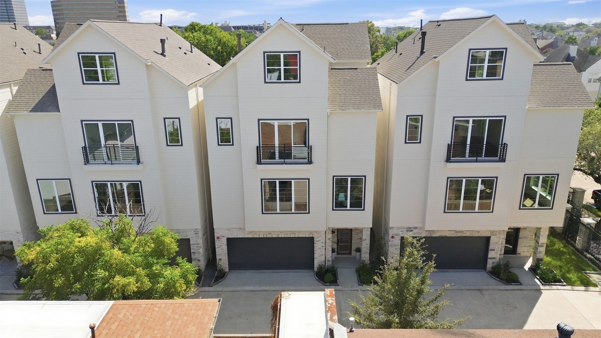 2111 Nantucket Drive, #C, Houston, TX 77057 Welcome to Residence C at Four Oaks at Nantucket, where thoughtful design, elevated finishes, and spacious living come together in the heart of Houston.