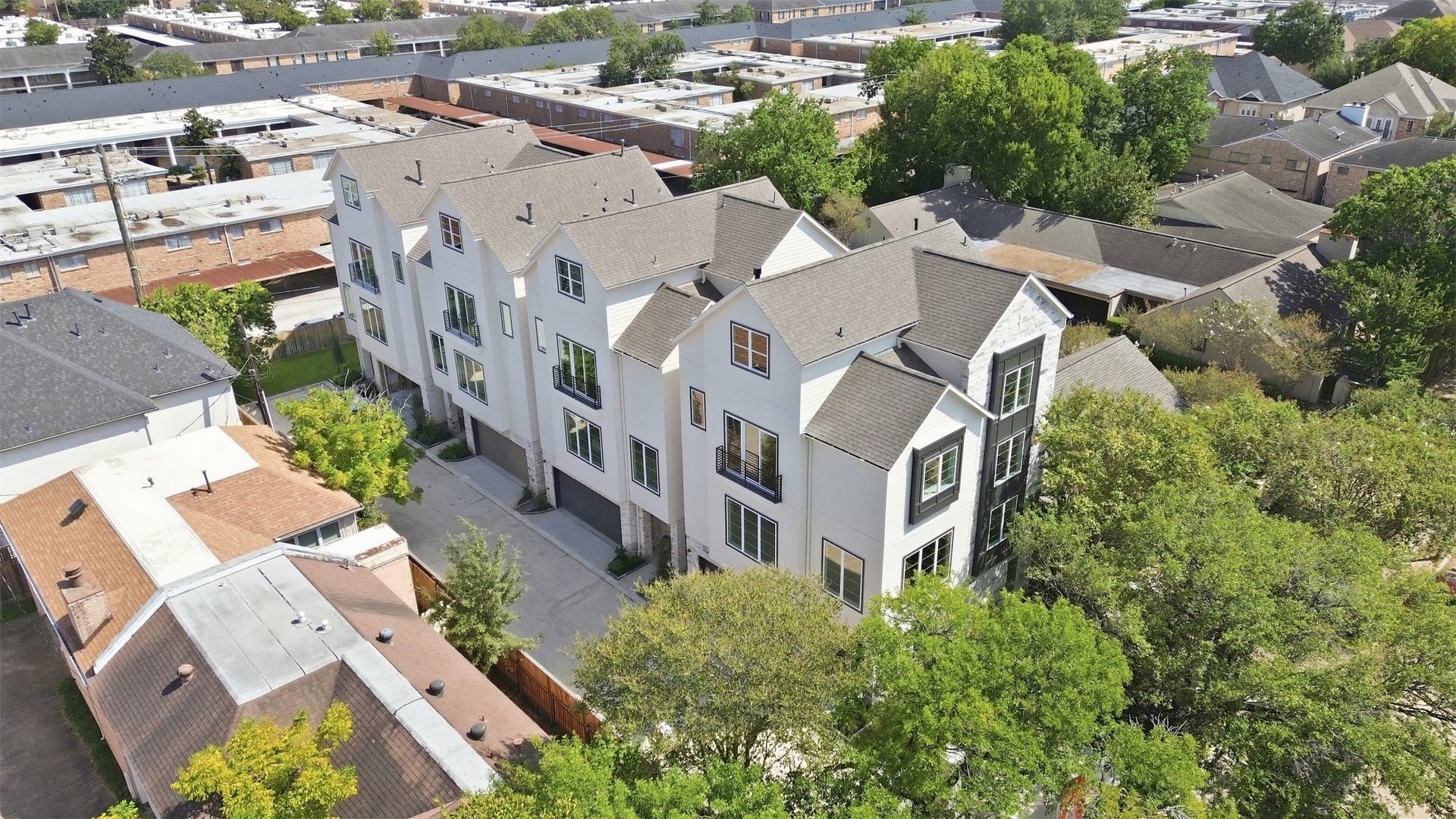2111 Nantucket Drive, #C, Houston, TX 77057 Four Oaks at Nantucket, a boutique collection of four newly constructed residences tucked along Nantucket Drive near Houstons Galleria and Uptown areas.