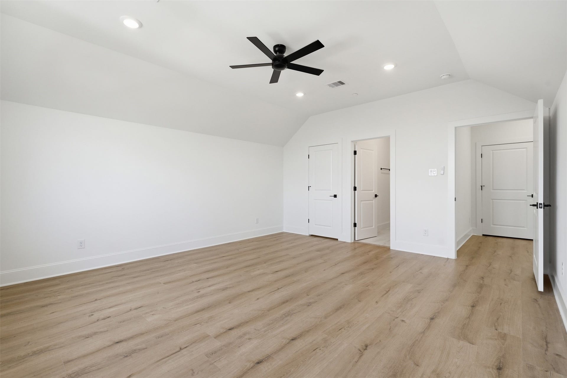 2111 Nantucket Drive, #C, Houston, TX 77057 The expansive fourth-floor retreat provides plenty of room to create a space tailored to your lifestyle, complete with an adjoining full bath.