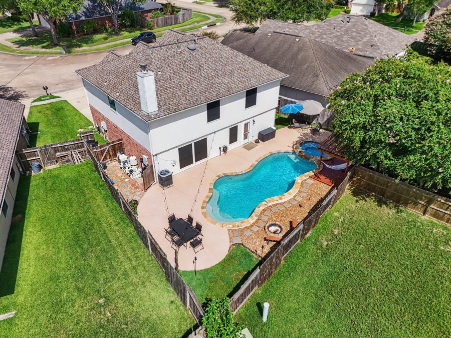 Property photo for 2890 Colony Cone Cir, Dickinson, TX