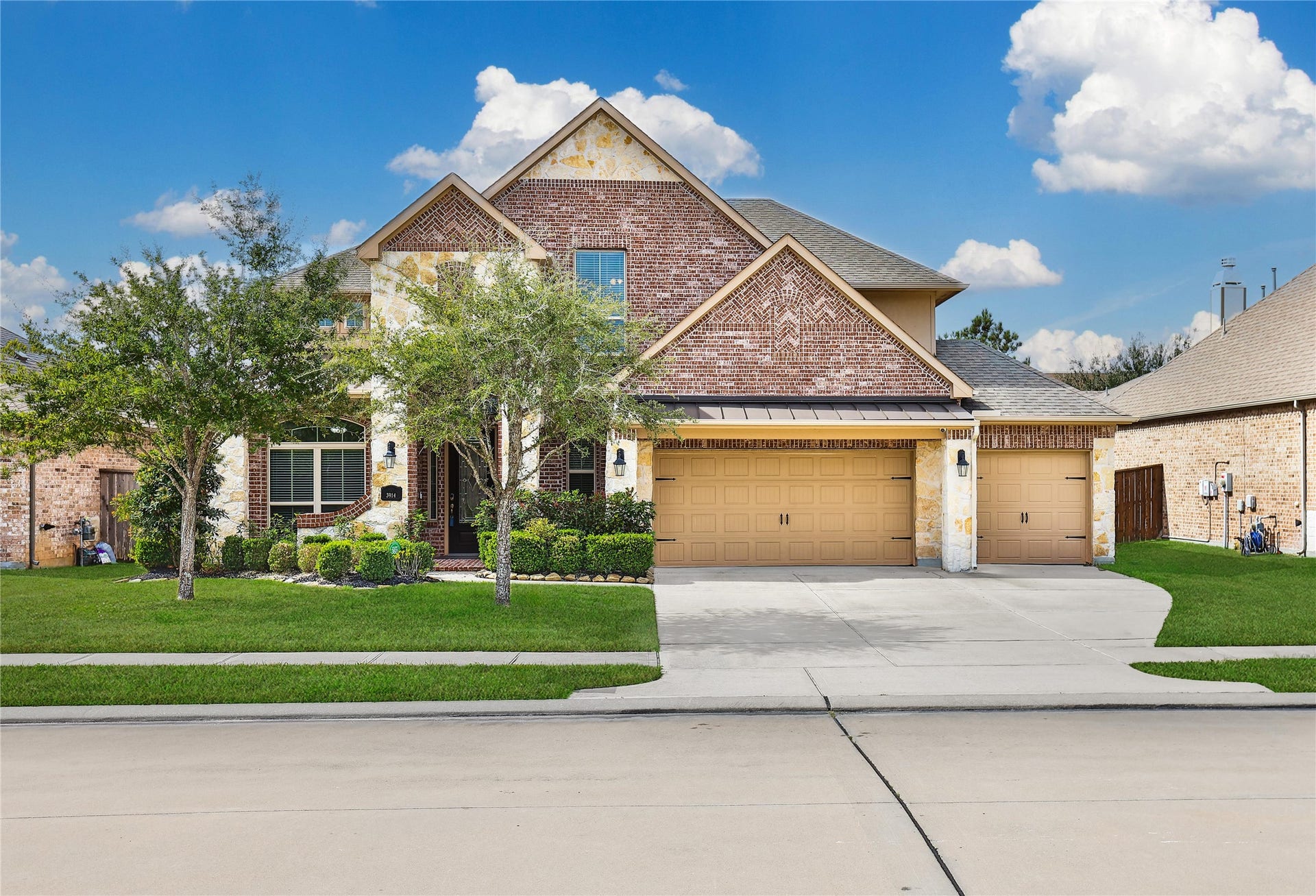 3914 Birdsall Falls Lane, Katy, TX 77494 Welcome to 3914 Birdsall Falls Ln! Zoned to highly acclaimed KISD schools.