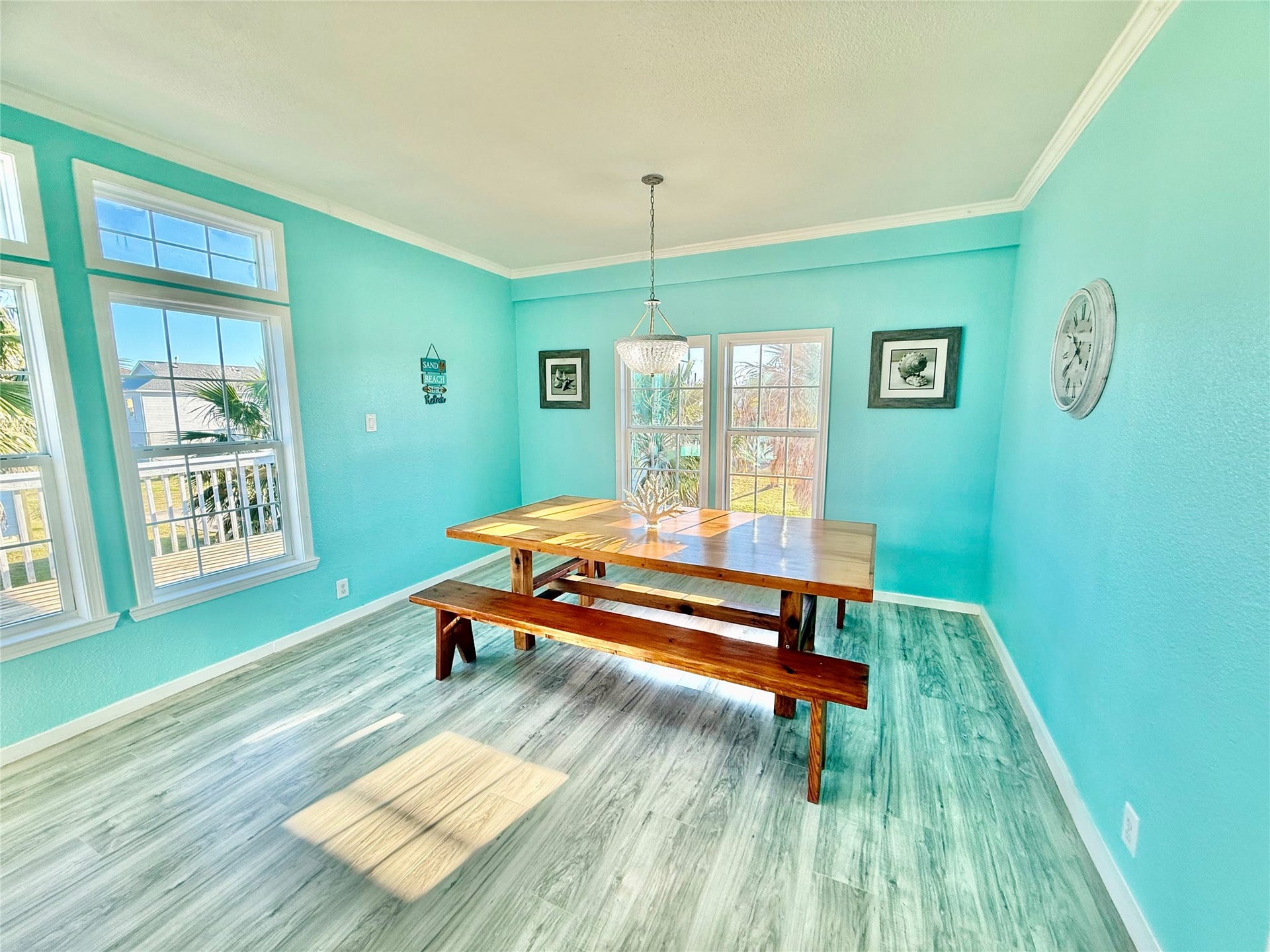 981 Nassau Drive, Crystal Beach, TX 77650 Dining room