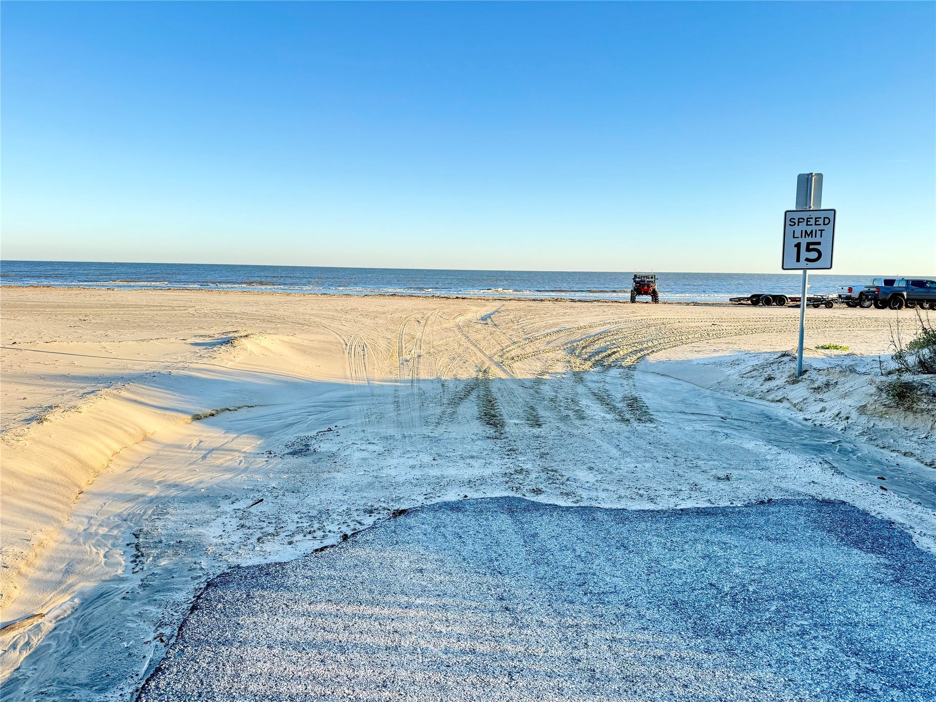 981 Nassau Drive, Crystal Beach, TX 77650 Beach entrance