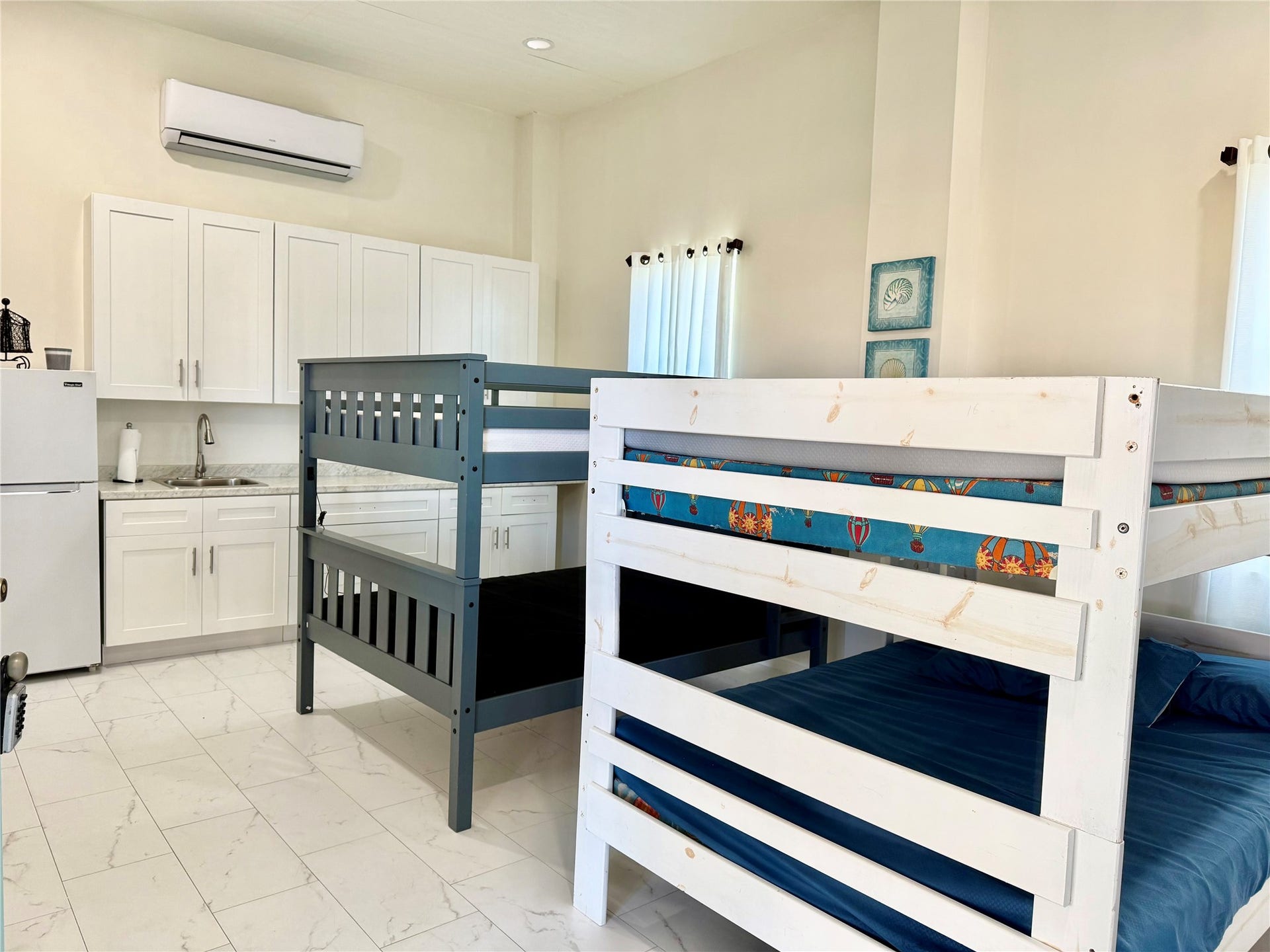 981 Nassau Drive, Crystal Beach, TX 77650 12X18 guest room