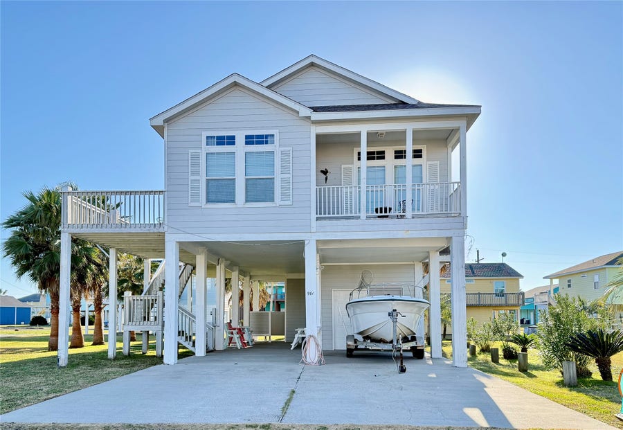 Property photo for 981 Nassau Drive, Crystal Beach, TX