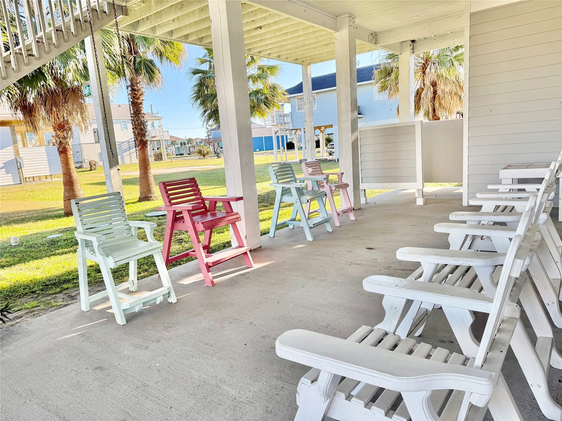 981 Nassau Drive, Crystal Beach, TX 77650 Large covered patio