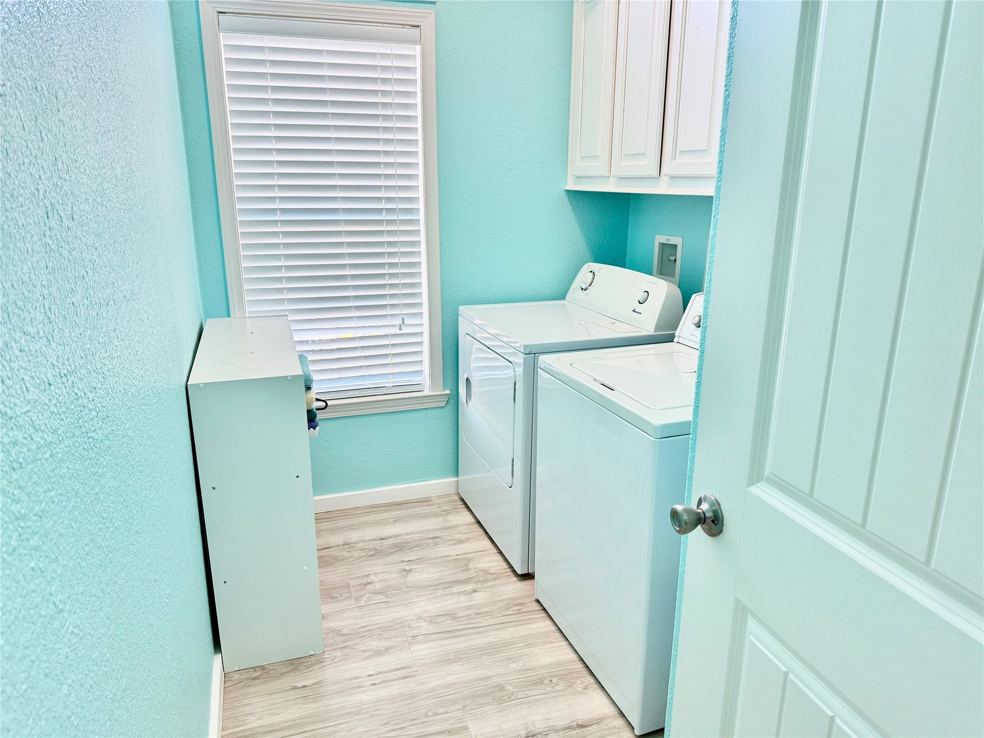 981 Nassau Drive, Crystal Beach, TX 77650 Laundry room