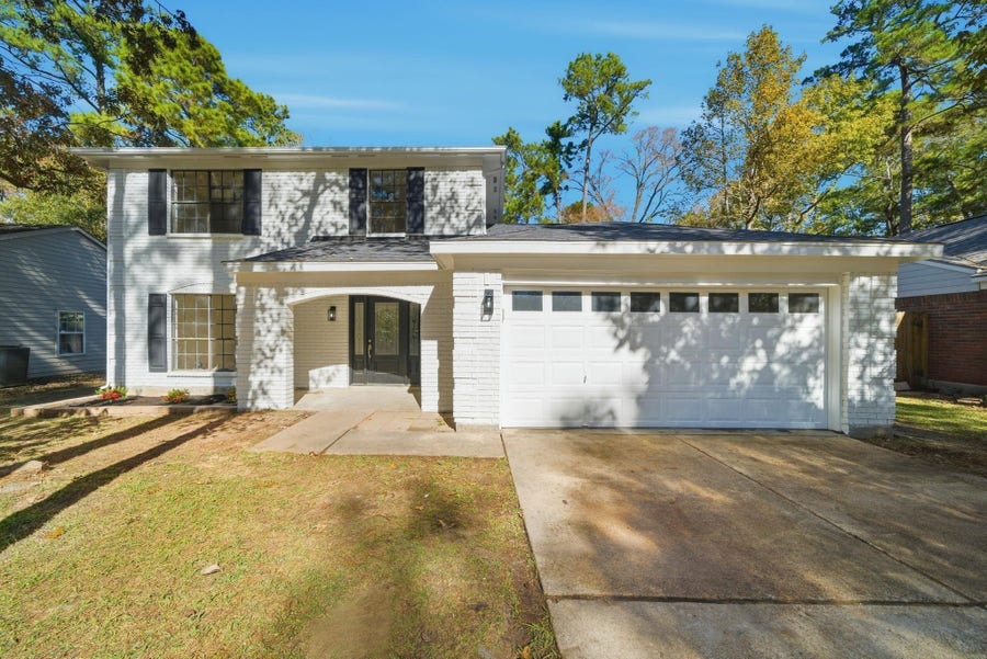 Property photo for 22 Cricket Hollow Place, The Woodlands, TX
