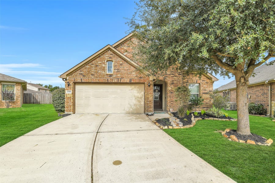 Property photo for 23710 Walnut Maze Court, Spring, TX