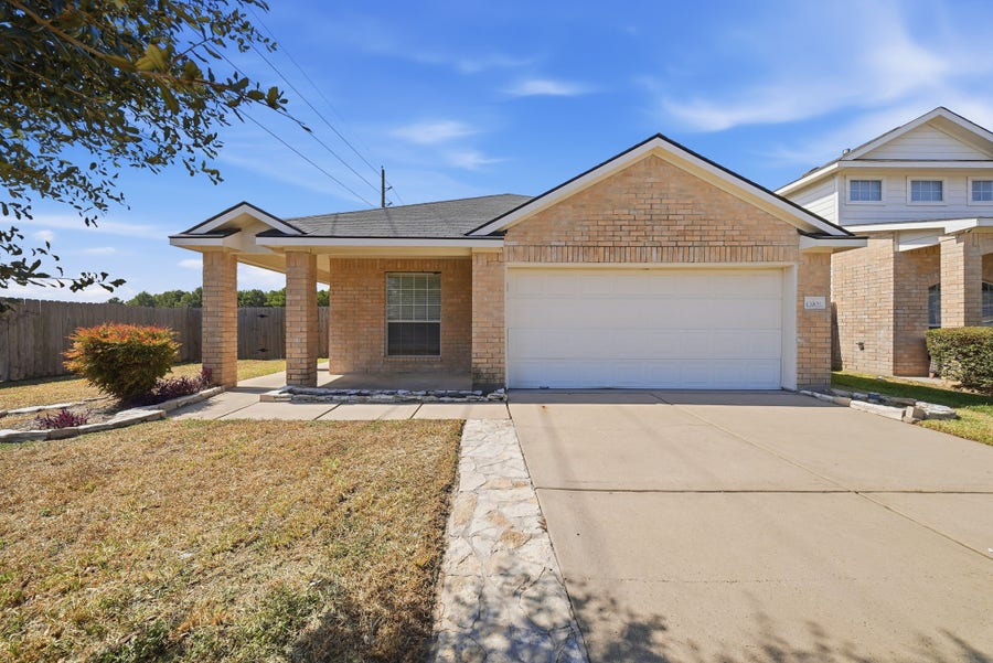 Property photo for 13903 Crestbourne Court, Houston, TX