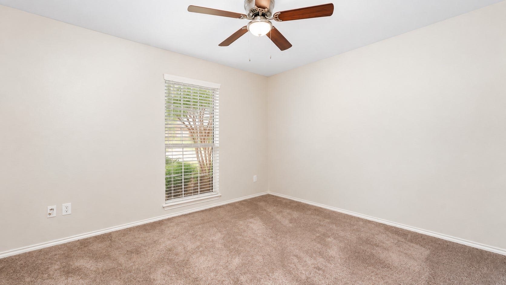1522 Martin Lake Drive, Richmond, TX 77406 1st bedroom faces the front of the home.