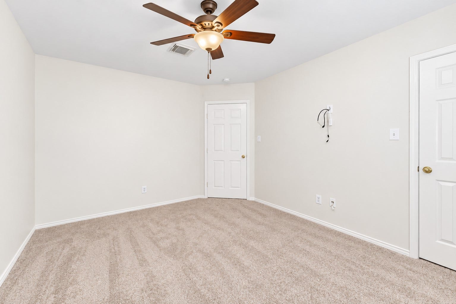 1522 Martin Lake Drive, Richmond, TX 77406 2nd bedroom with a large walk in closet.