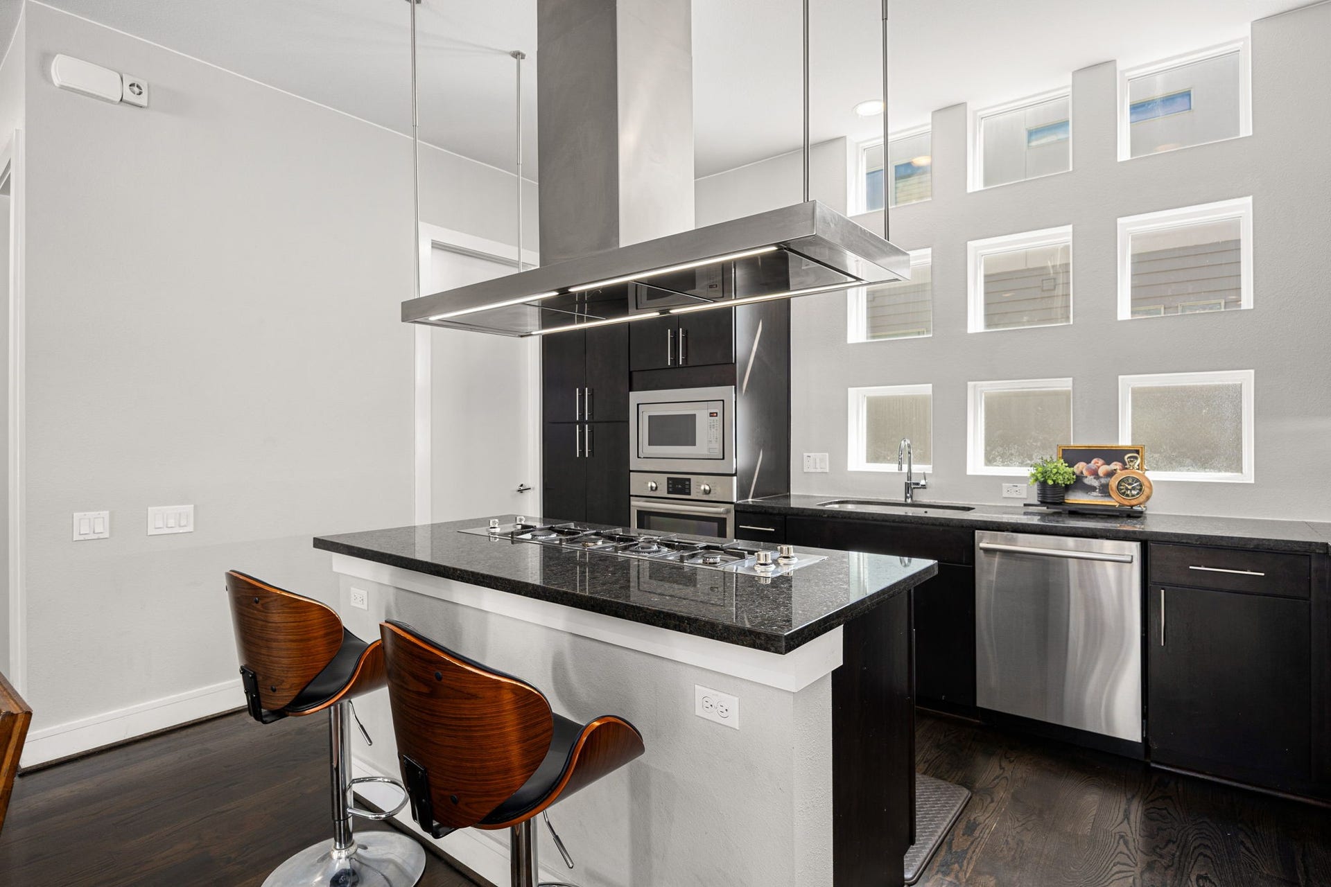 1232 W 24th Street, #H, Houston, TX 77008 Entertainers Kitchen