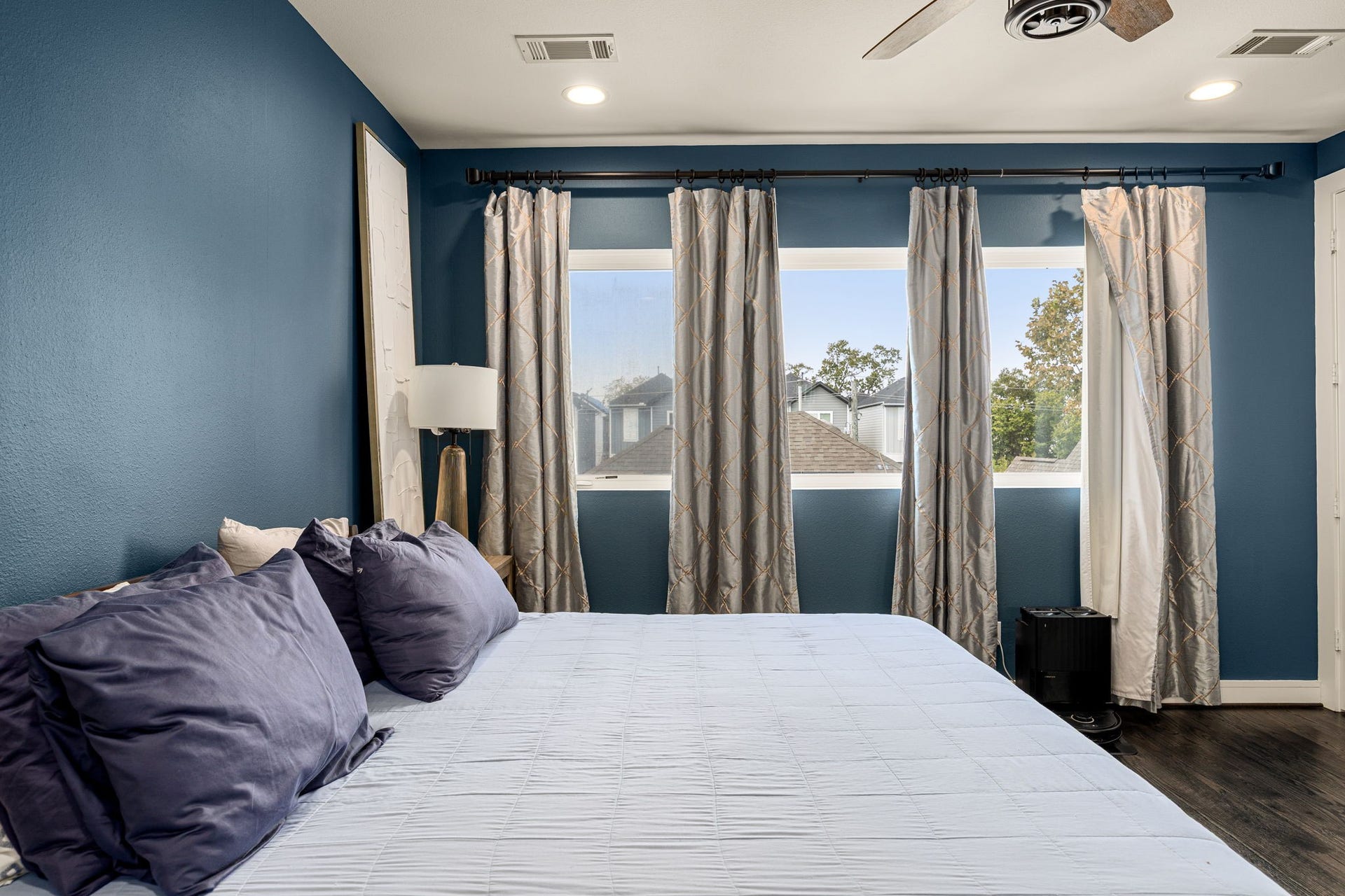 1232 W 24th Street, #H, Houston, TX 77008 Primary Bedroom