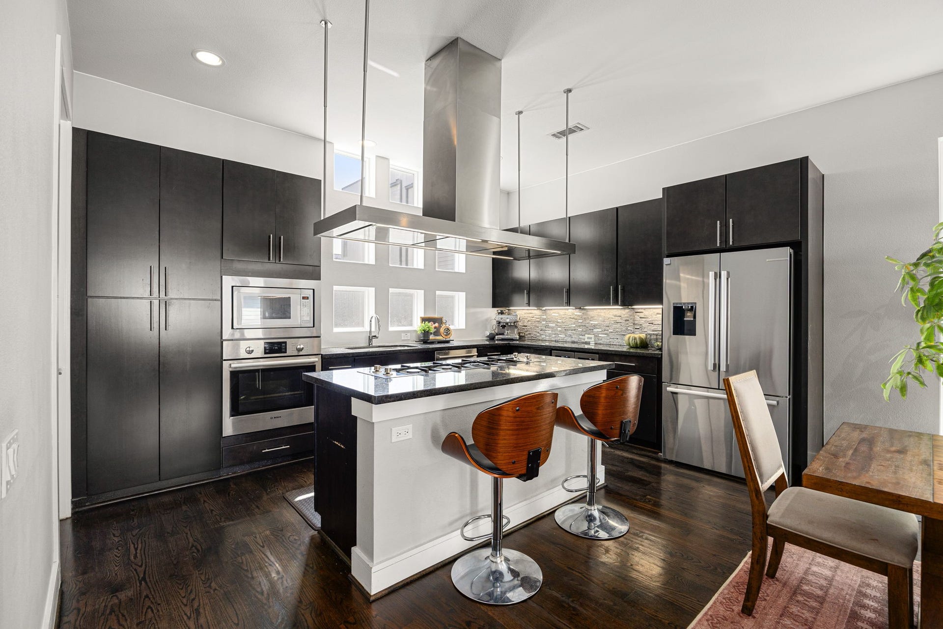 1232 W 24th Street, #H, Houston, TX 77008 Entertainers Kitchen