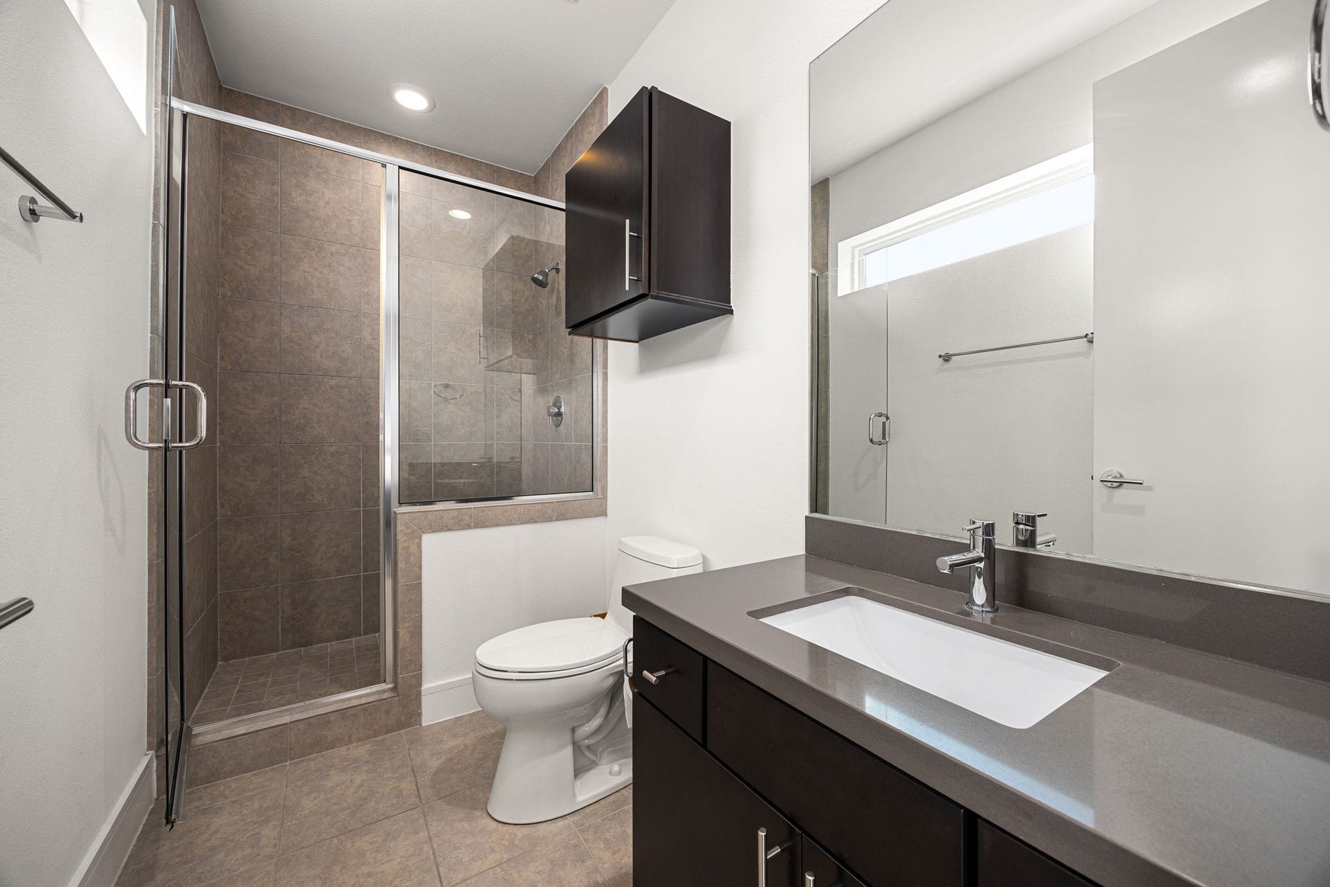 1232 W 24th Street, #H, Houston, TX 77008 Secondary Bathroom